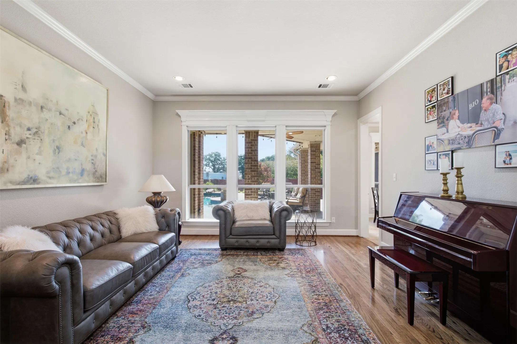 Single Family Residence For Sale in Tarrant County , 9204 Hailey Court, North Richland Hills, Texas 76182, 5 Bedroom, 3 Bathroom, 3 Garage spaces, 4,450 Sqft, built in 2004, mls#21408871, Real Estate Agent in North Richland Hills, Homes For Sale in Tarrant county, Homes For Sale in North Richland Hills, Realtor in North Richland Hills Texas, Real Estate Brokerage Independent Realty Texas, Luminita Cordes Realtor