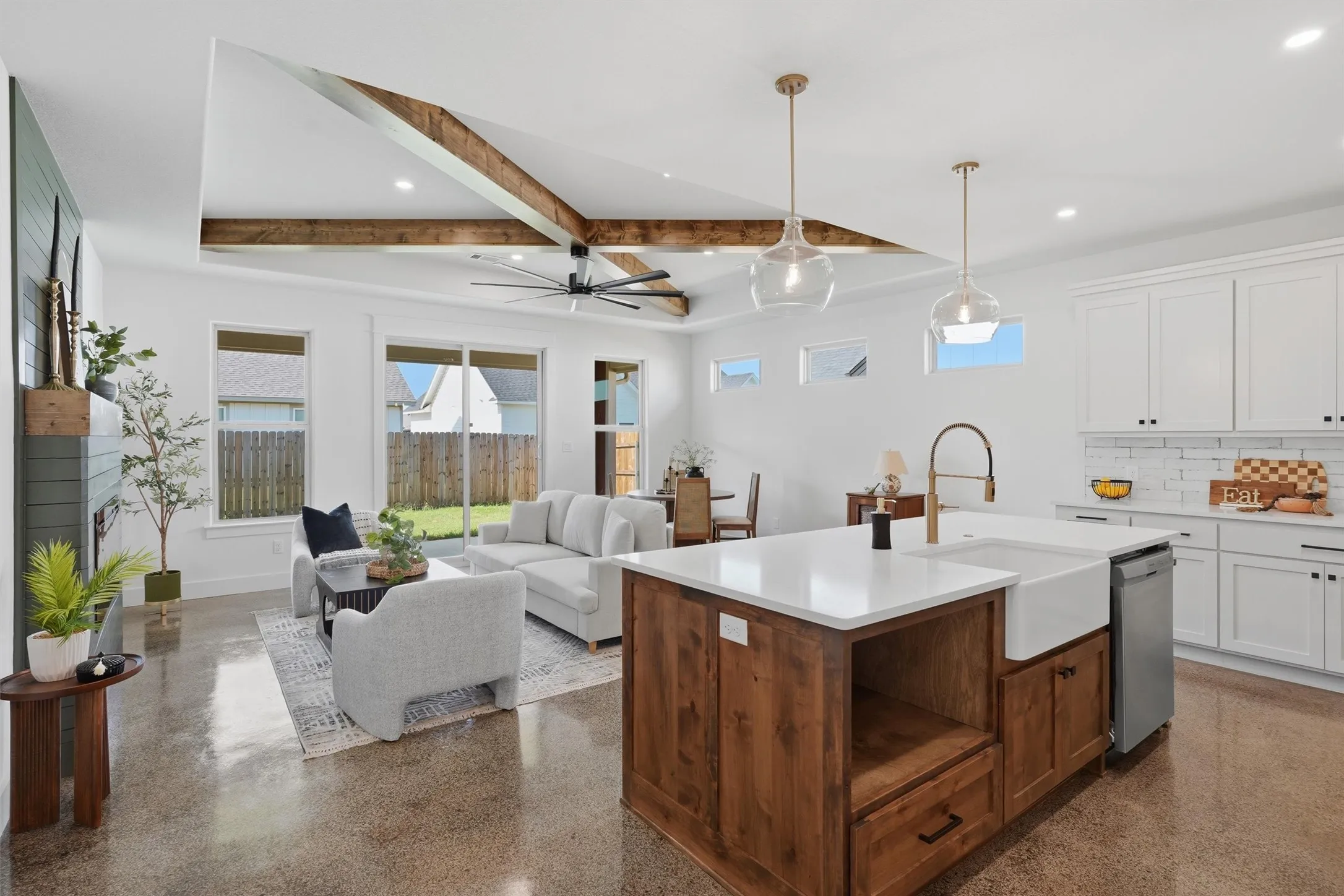 Single Family Residence For Sale in Hood County , 804 Lavender Court, Tolar, Texas 76476, 3 Bedroom, 2 Bathroom, 2 Garage spaces, 1,629 Sqft, built in 2026, mls#21391731, Real Estate Agent in Tolar, Homes For Sale in Hood county, Homes For Sale in Tolar, Realtor in Tolar Texas, Real Estate Brokerage Independent Realty Texas, Luminita Cordes Realtor