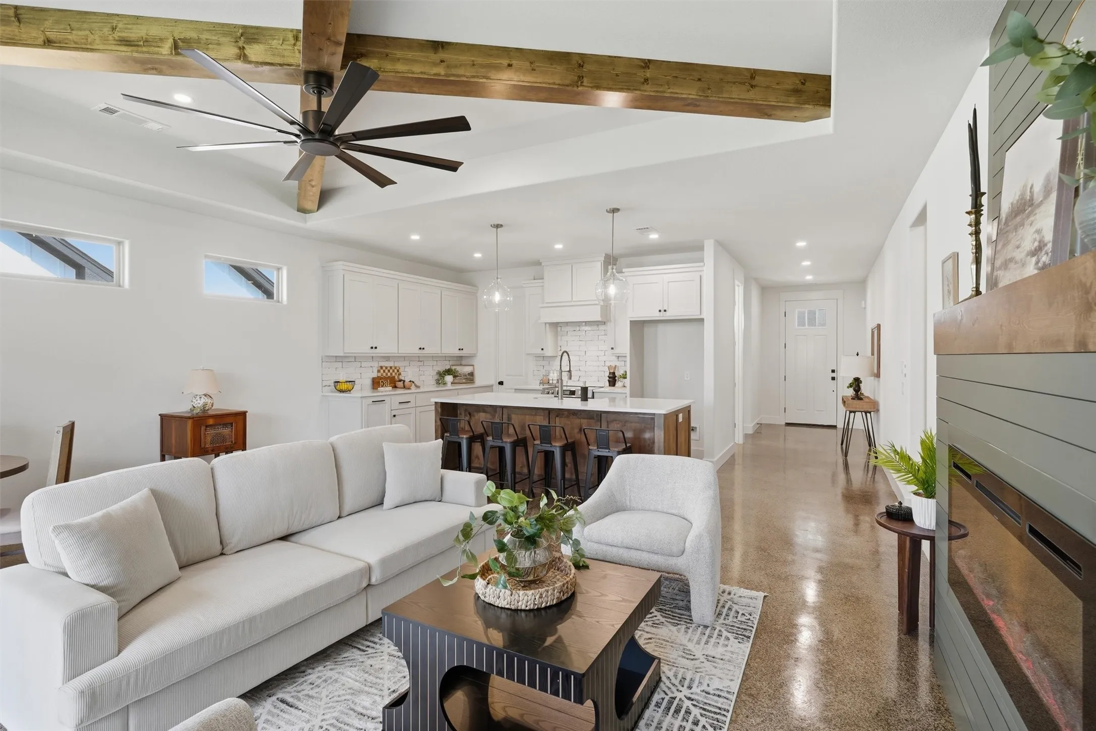 Single Family Residence For Sale in Hood County , 804 Lavender Court, Tolar, Texas 76476, 3 Bedroom, 2 Bathroom, 2 Garage spaces, 1,629 Sqft, built in 2026, mls#21391731, Real Estate Agent in Tolar, Homes For Sale in Hood county, Homes For Sale in Tolar, Realtor in Tolar Texas, Real Estate Brokerage Independent Realty Texas, Luminita Cordes Realtor