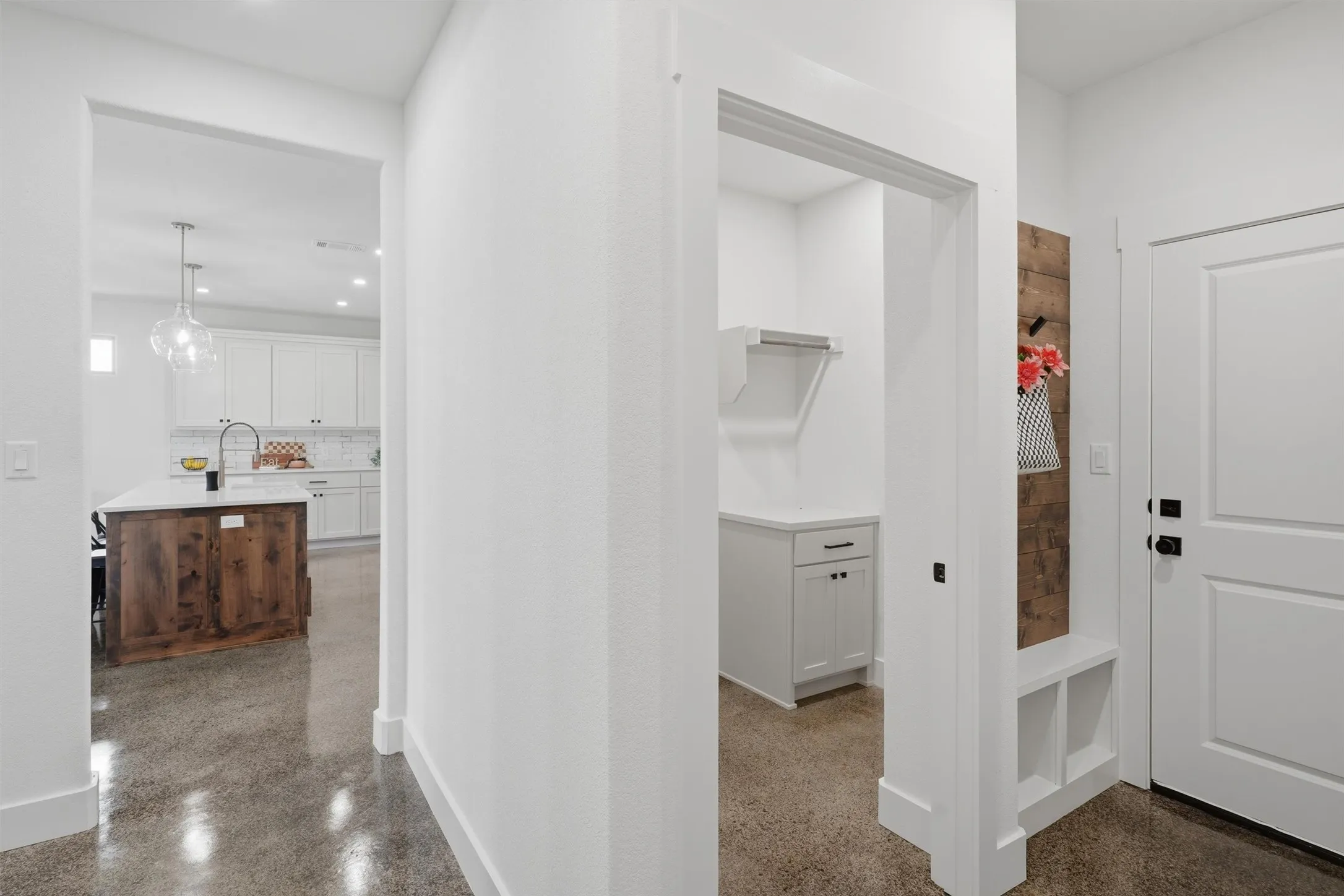 Single Family Residence For Sale in Hood County , 804 Lavender Court, Tolar, Texas 76476, 3 Bedroom, 2 Bathroom, 2 Garage spaces, 1,629 Sqft, built in 2026, mls#21391731, Real Estate Agent in Tolar, Homes For Sale in Hood county, Homes For Sale in Tolar, Realtor in Tolar Texas, Real Estate Brokerage Independent Realty Texas, Luminita Cordes Realtor