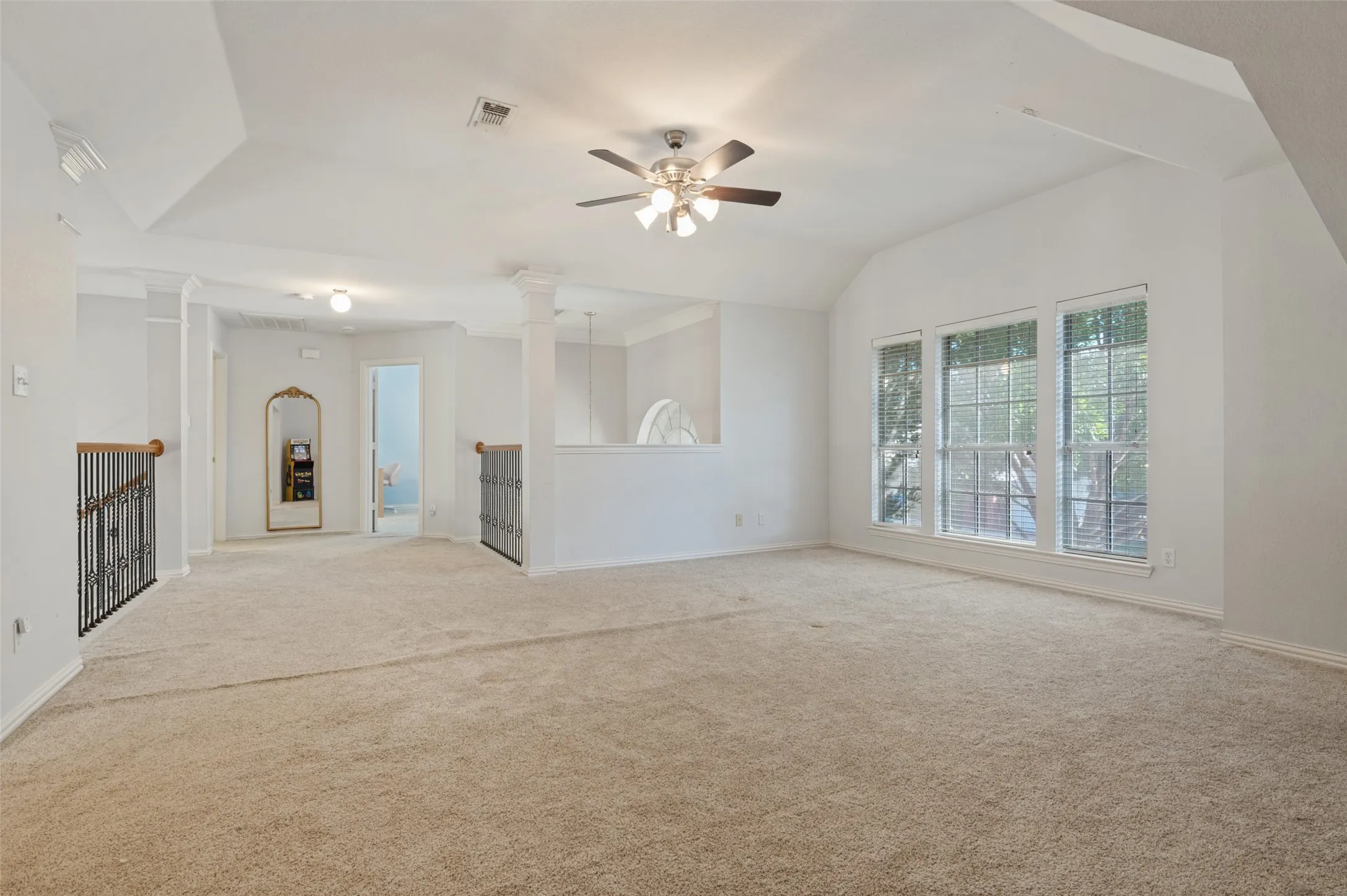 Single Family Residence For Sale in Tarrant County , 2323 Everton Drive, Arlington, Texas 76001, 4 Bedroom, 4 Bathroom, 2 Garage spaces, 3,626 Sqft, built in 2001, mls#21408846, Real Estate Agent in Arlington, Homes For Sale in Tarrant county, Homes For Sale in Arlington, Realtor in Arlington Texas, Real Estate Brokerage Independent Realty Texas, Luminita Cordes Realtor