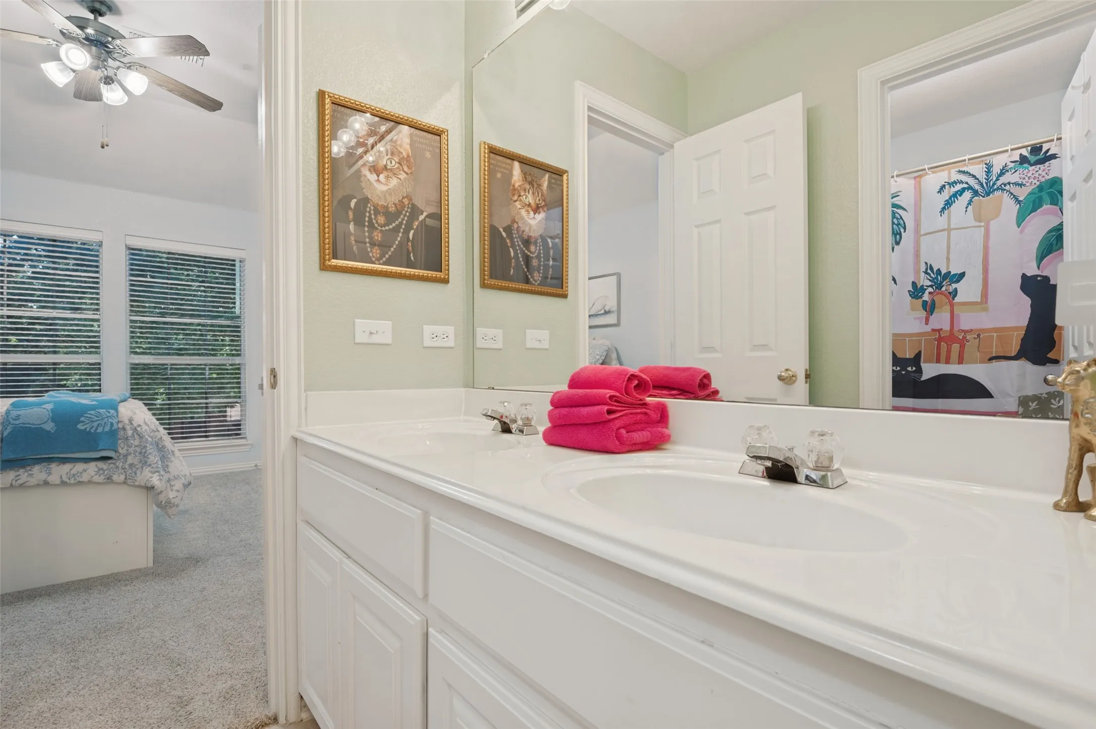 Single Family Residence For Sale in Tarrant County , 2323 Everton Drive, Arlington, Texas 76001, 4 Bedroom, 4 Bathroom, 2 Garage spaces, 3,626 Sqft, built in 2001, mls#21408846, Real Estate Agent in Arlington, Homes For Sale in Tarrant county, Homes For Sale in Arlington, Realtor in Arlington Texas, Real Estate Brokerage Independent Realty Texas, Luminita Cordes Realtor