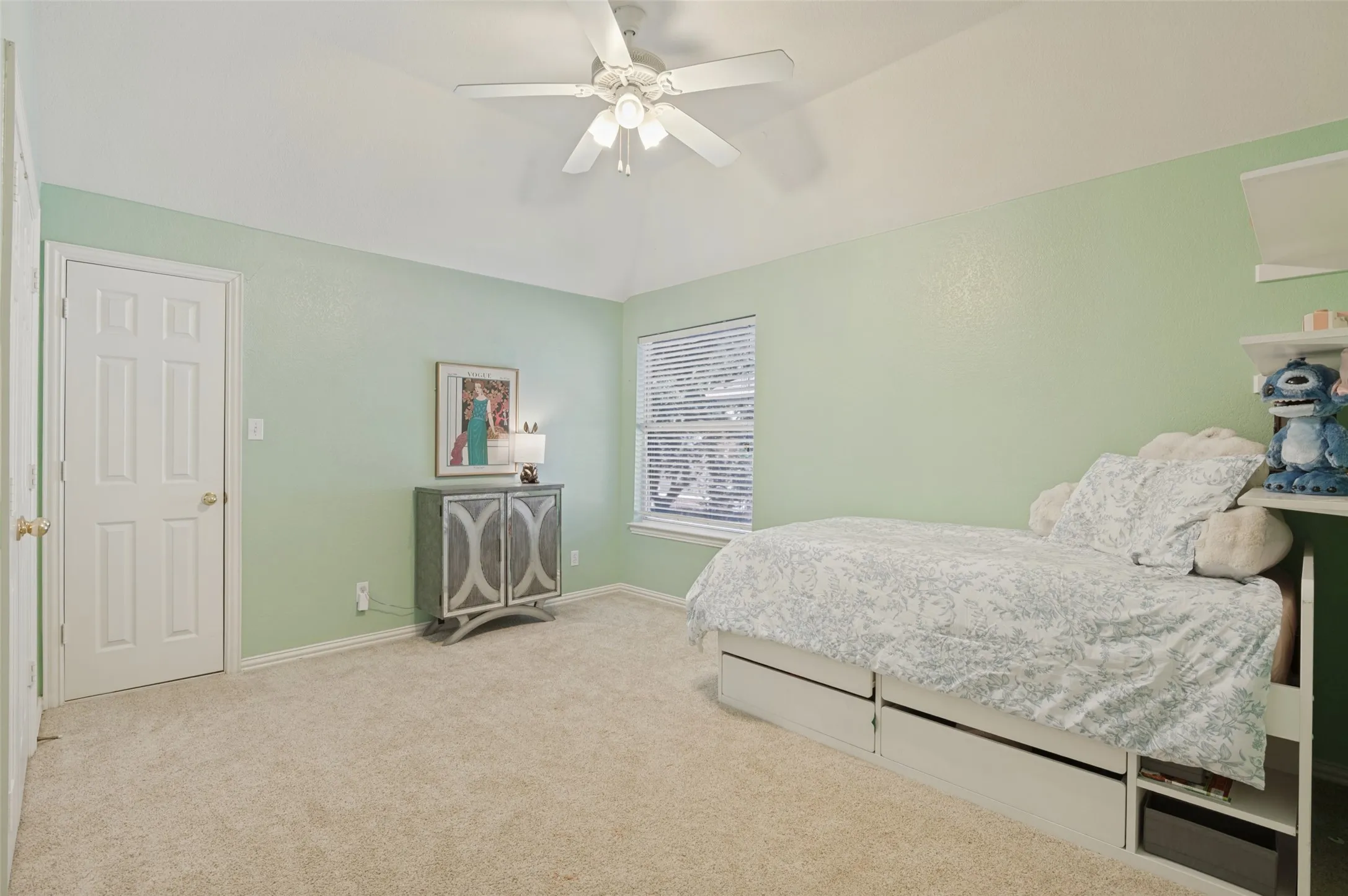 Single Family Residence For Sale in Tarrant County , 2323 Everton Drive, Arlington, Texas 76001, 4 Bedroom, 4 Bathroom, 2 Garage spaces, 3,626 Sqft, built in 2001, mls#21408846, Real Estate Agent in Arlington, Homes For Sale in Tarrant county, Homes For Sale in Arlington, Realtor in Arlington Texas, Real Estate Brokerage Independent Realty Texas, Luminita Cordes Realtor