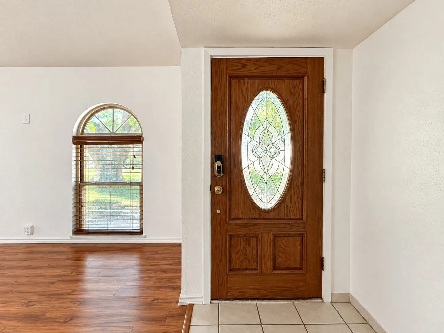 Single Family Residence For Sale in Dallas County , 2022 Montana Trail, Grand Prairie, Texas 75052, 3 Bedroom, 2 Bathroom, 2 Garage spaces, 1,708 Sqft, built in 1979, mls#21406964, Real Estate Agent in Grand Prairie, Homes For Sale in Dallas county, Homes For Sale in Grand Prairie, Realtor in Grand Prairie Texas, Real Estate Brokerage Independent Realty Texas, Luminita Cordes Realtor