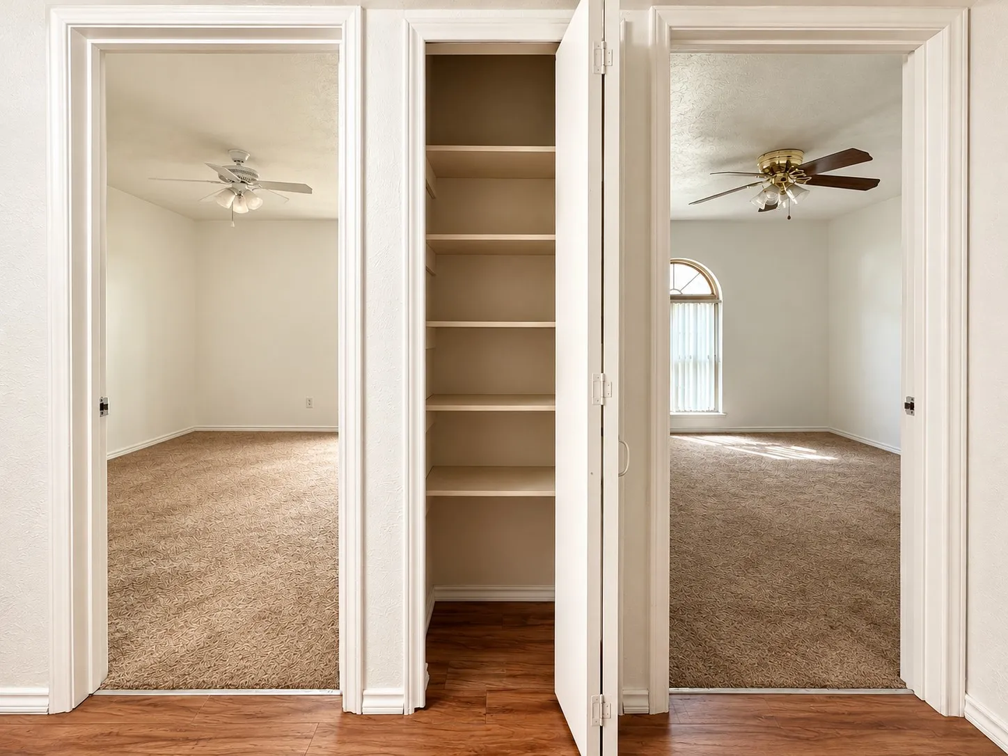 Single Family Residence For Sale in Dallas County , 2022 Montana Trail, Grand Prairie, Texas 75052, 3 Bedroom, 2 Bathroom, 2 Garage spaces, 1,708 Sqft, built in 1979, mls#21406964, Real Estate Agent in Grand Prairie, Homes For Sale in Dallas county, Homes For Sale in Grand Prairie, Realtor in Grand Prairie Texas, Real Estate Brokerage Independent Realty Texas, Luminita Cordes Realtor