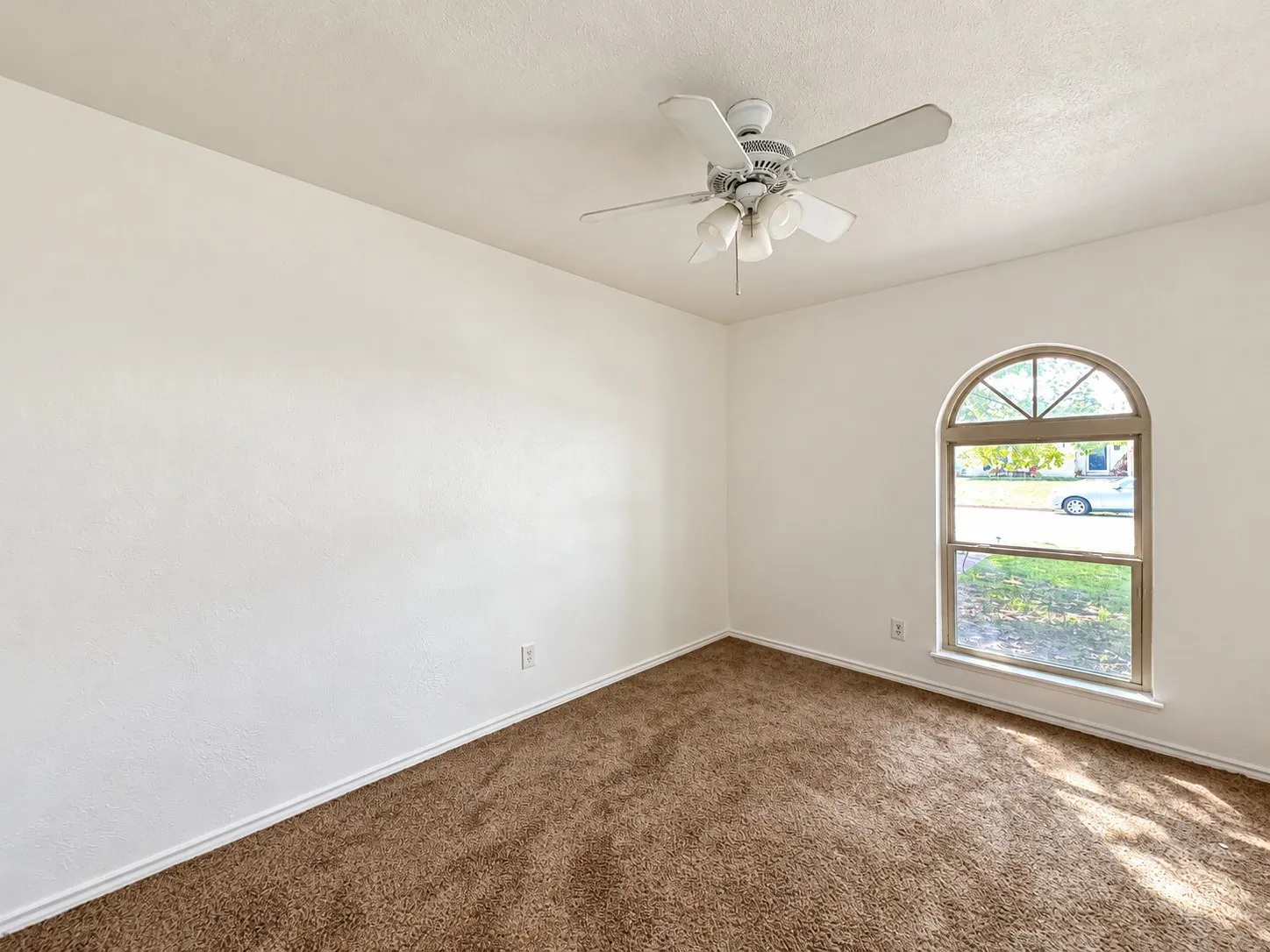 Single Family Residence For Sale in Dallas County , 2022 Montana Trail, Grand Prairie, Texas 75052, 3 Bedroom, 2 Bathroom, 2 Garage spaces, 1,708 Sqft, built in 1979, mls#21406964, Real Estate Agent in Grand Prairie, Homes For Sale in Dallas county, Homes For Sale in Grand Prairie, Realtor in Grand Prairie Texas, Real Estate Brokerage Independent Realty Texas, Luminita Cordes Realtor