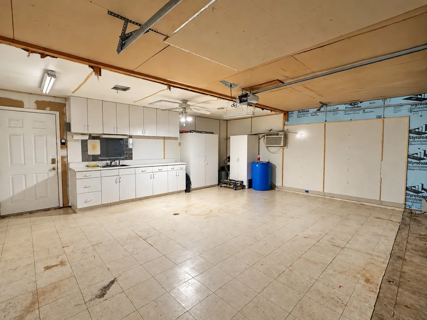 Single Family Residence For Sale in Dallas County , 2022 Montana Trail, Grand Prairie, Texas 75052, 3 Bedroom, 2 Bathroom, 2 Garage spaces, 1,708 Sqft, built in 1979, mls#21406964, Real Estate Agent in Grand Prairie, Homes For Sale in Dallas county, Homes For Sale in Grand Prairie, Realtor in Grand Prairie Texas, Real Estate Brokerage Independent Realty Texas, Luminita Cordes Realtor