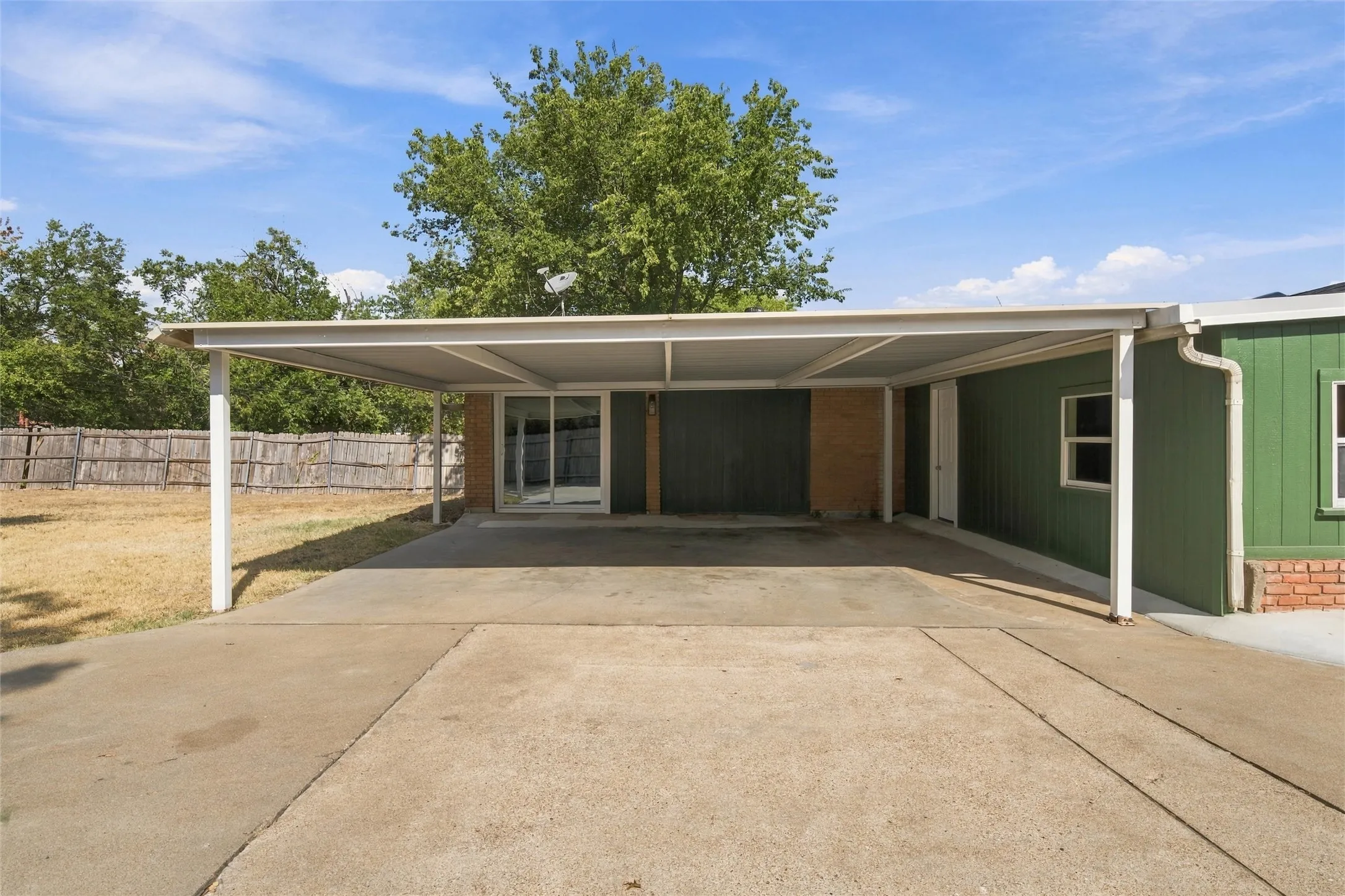 Single Family Residence For Sale in Mc Lennan County , 1720 Mountainview Drive, Waco, Texas 76710, 4 Bedroom, 2 Bathroom, Garage spaces, 1,926 Sqft, built in 1961, mls#21401957, Real Estate Agent in Waco, Homes For Sale in Mc Lennan county, Homes For Sale in Waco, Realtor in Waco Texas, Real Estate Brokerage Independent Realty Texas, Luminita Cordes Realtor