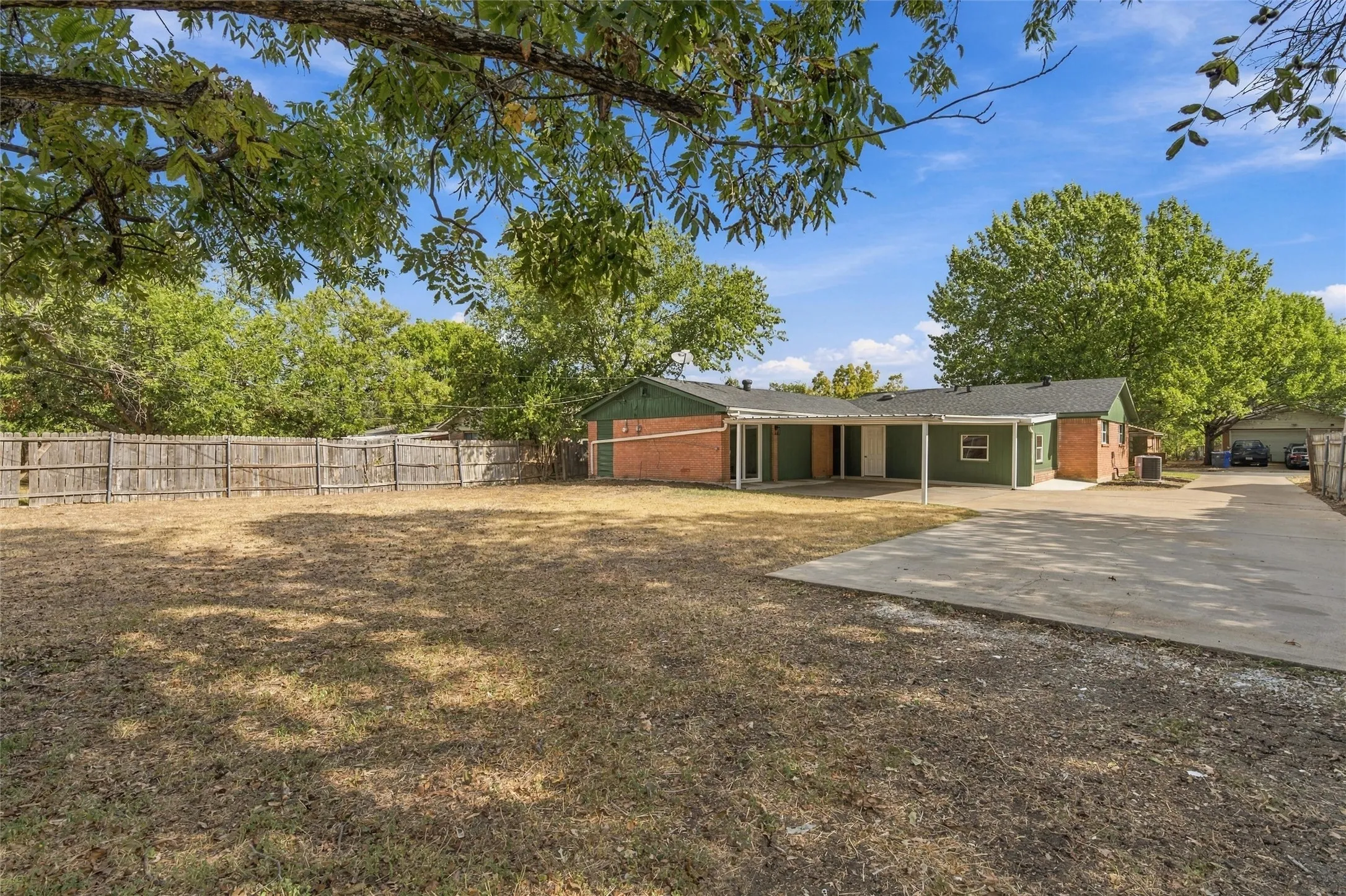 Single Family Residence For Sale in Mc Lennan County , 1720 Mountainview Drive, Waco, Texas 76710, 4 Bedroom, 2 Bathroom, Garage spaces, 1,926 Sqft, built in 1961, mls#21401957, Real Estate Agent in Waco, Homes For Sale in Mc Lennan county, Homes For Sale in Waco, Realtor in Waco Texas, Real Estate Brokerage Independent Realty Texas, Luminita Cordes Realtor