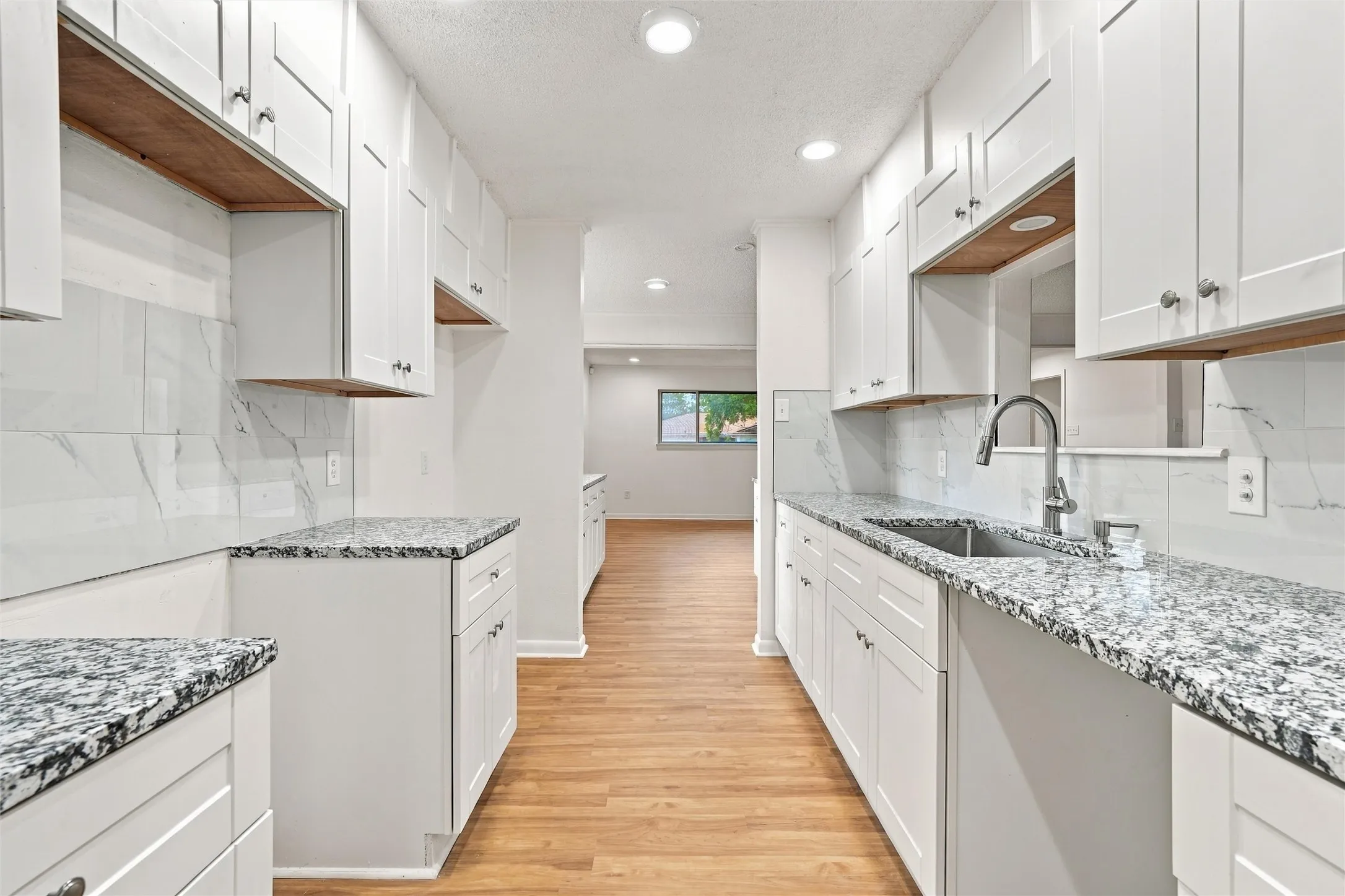 Single Family Residence For Sale in Mc Lennan County , 1720 Mountainview Drive, Waco, Texas 76710, 4 Bedroom, 2 Bathroom, Garage spaces, 1,926 Sqft, built in 1961, mls#21401957, Real Estate Agent in Waco, Homes For Sale in Mc Lennan county, Homes For Sale in Waco, Realtor in Waco Texas, Real Estate Brokerage Independent Realty Texas, Luminita Cordes Realtor