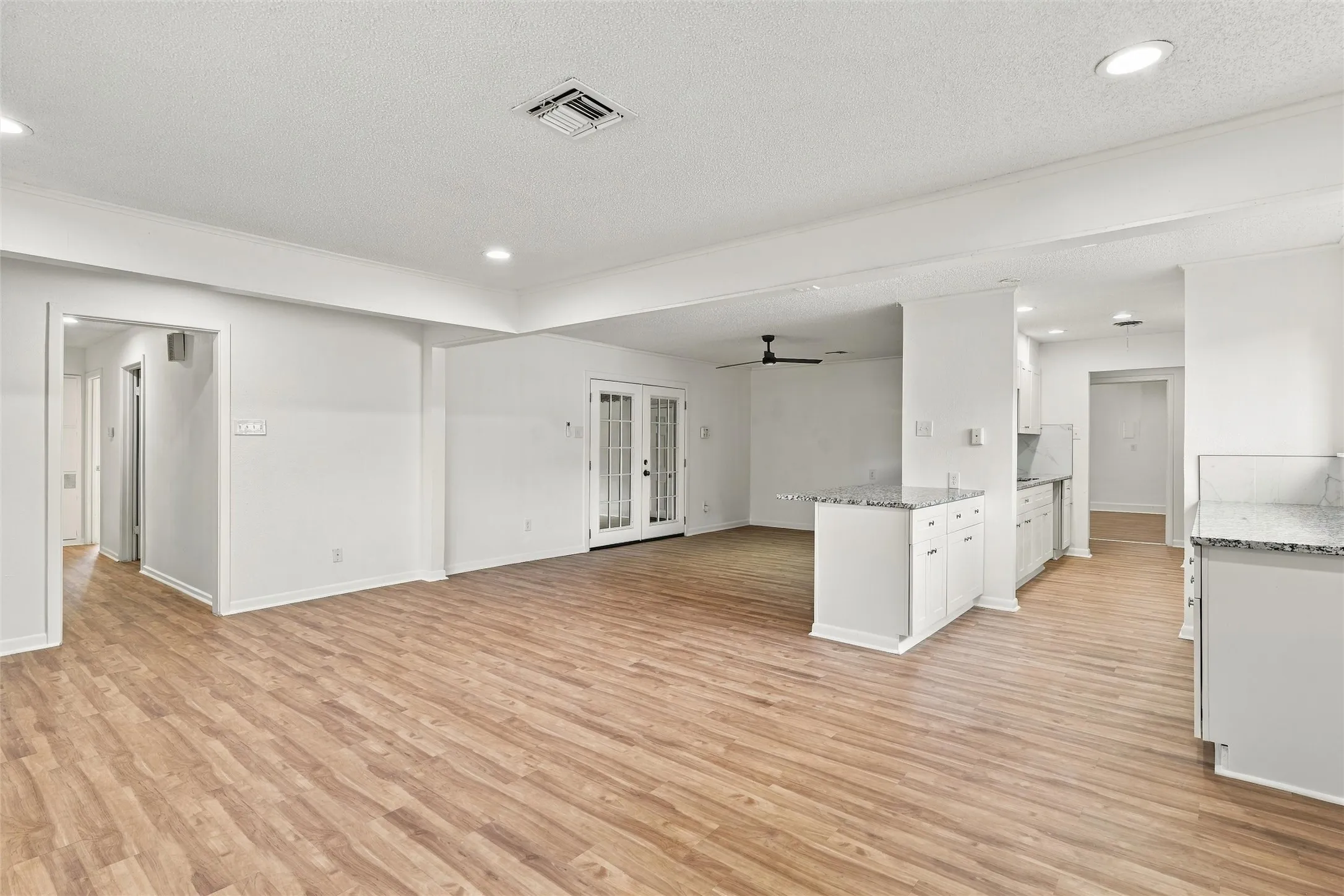 Single Family Residence For Sale in Mc Lennan County , 1720 Mountainview Drive, Waco, Texas 76710, 4 Bedroom, 2 Bathroom, Garage spaces, 1,926 Sqft, built in 1961, mls#21401957, Real Estate Agent in Waco, Homes For Sale in Mc Lennan county, Homes For Sale in Waco, Realtor in Waco Texas, Real Estate Brokerage Independent Realty Texas, Luminita Cordes Realtor