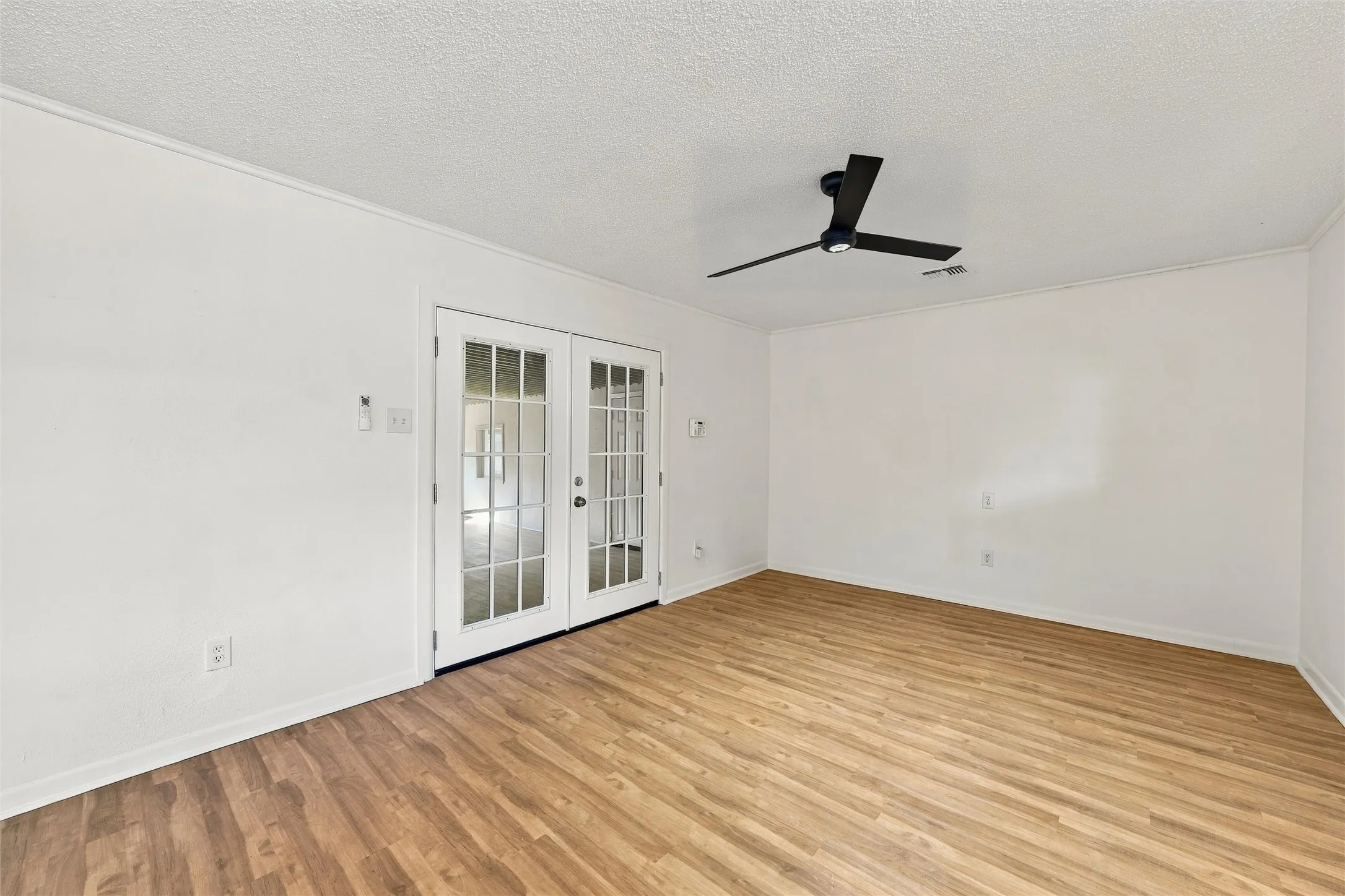 Single Family Residence For Sale in Mc Lennan County , 1720 Mountainview Drive, Waco, Texas 76710, 4 Bedroom, 2 Bathroom, Garage spaces, 1,926 Sqft, built in 1961, mls#21401957, Real Estate Agent in Waco, Homes For Sale in Mc Lennan county, Homes For Sale in Waco, Realtor in Waco Texas, Real Estate Brokerage Independent Realty Texas, Luminita Cordes Realtor