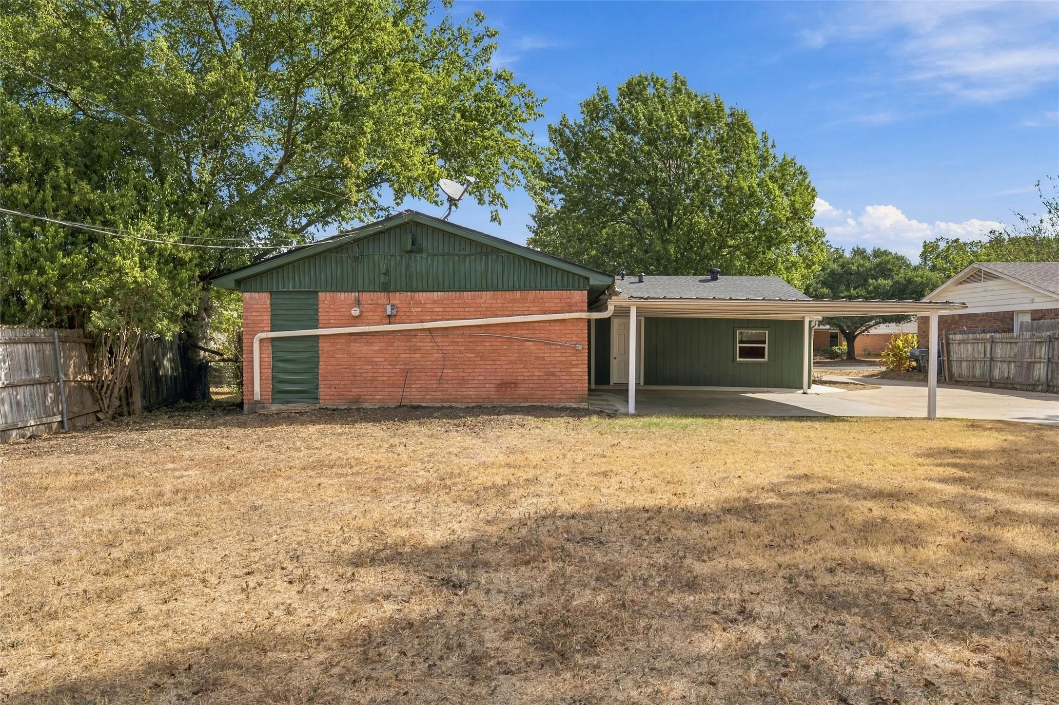 Single Family Residence For Sale in Mc Lennan County , 1720 Mountainview Drive, Waco, Texas 76710, 4 Bedroom, 2 Bathroom, Garage spaces, 1,926 Sqft, built in 1961, mls#21401957, Real Estate Agent in Waco, Homes For Sale in Mc Lennan county, Homes For Sale in Waco, Realtor in Waco Texas, Real Estate Brokerage Independent Realty Texas, Luminita Cordes Realtor