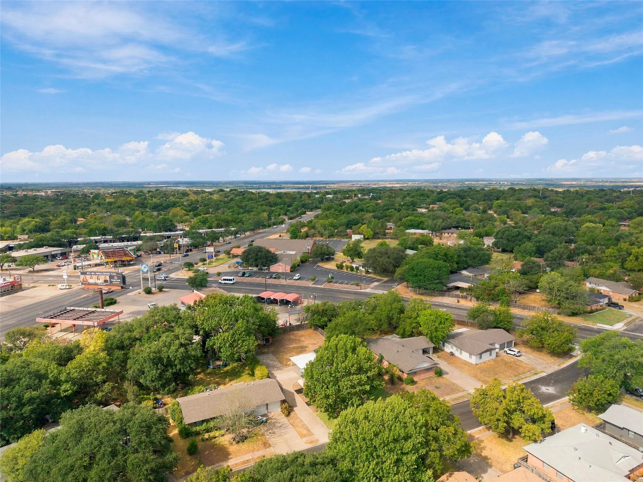 Single Family Residence For Sale in Mc Lennan County , 1720 Mountainview Drive, Waco, Texas 76710, 4 Bedroom, 2 Bathroom, Garage spaces, 1,926 Sqft, built in 1961, mls#21401957, Real Estate Agent in Waco, Homes For Sale in Mc Lennan county, Homes For Sale in Waco, Realtor in Waco Texas, Real Estate Brokerage Independent Realty Texas, Luminita Cordes Realtor