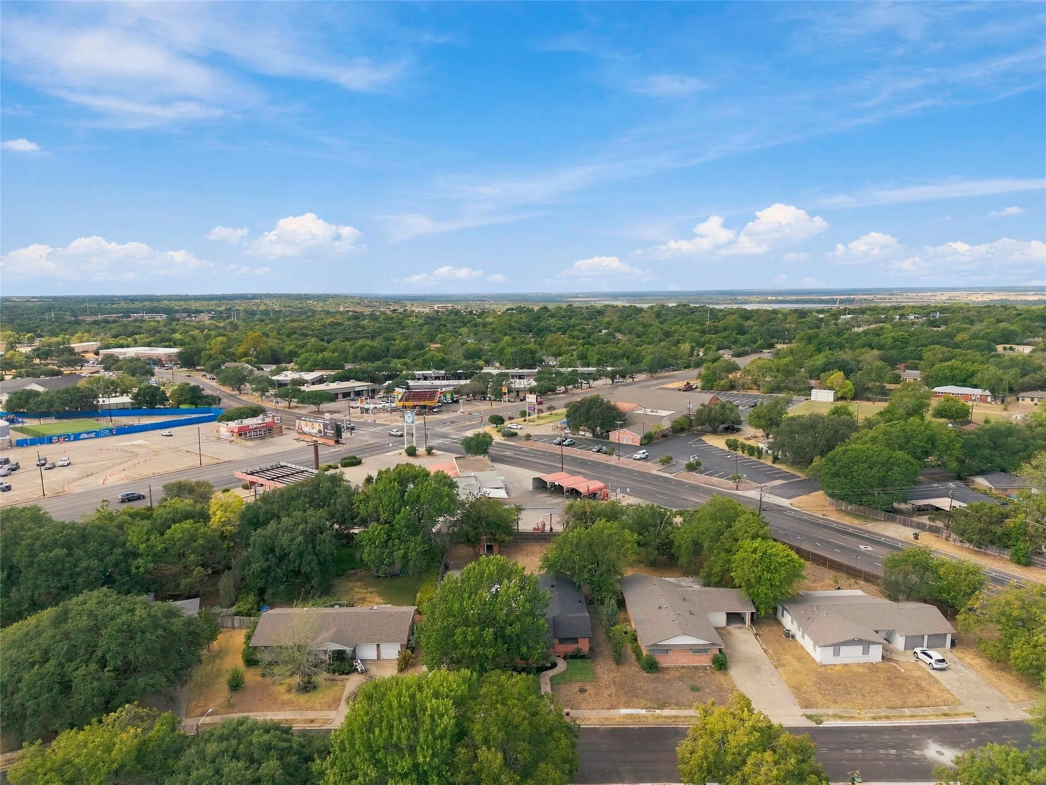 Single Family Residence For Sale in Mc Lennan County , 1720 Mountainview Drive, Waco, Texas 76710, 4 Bedroom, 2 Bathroom, Garage spaces, 1,926 Sqft, built in 1961, mls#21401957, Real Estate Agent in Waco, Homes For Sale in Mc Lennan county, Homes For Sale in Waco, Realtor in Waco Texas, Real Estate Brokerage Independent Realty Texas, Luminita Cordes Realtor