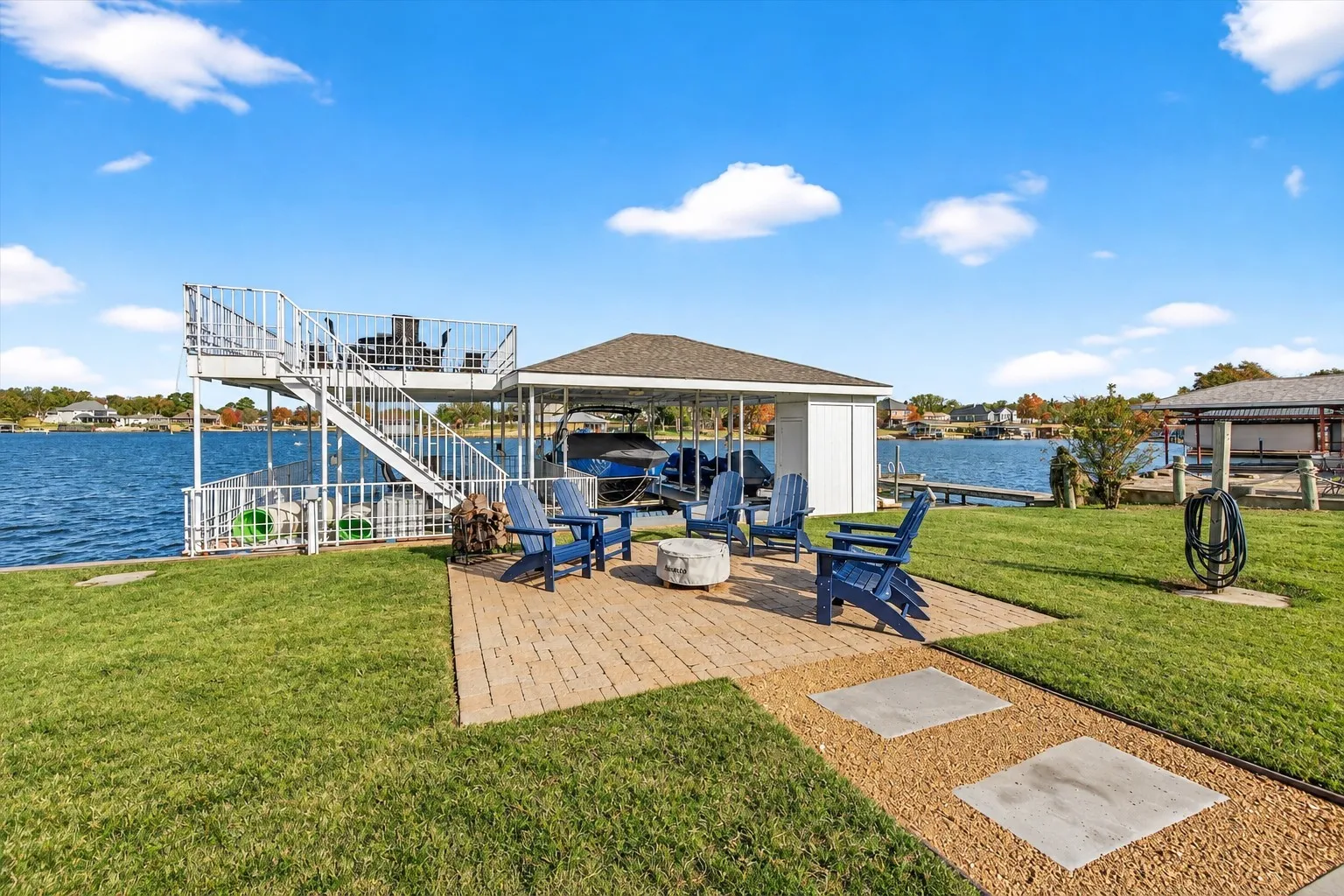 Single Family Residence For Sale in Cooke County , 600 Kiowa Drive E, Lake Kiowa, Texas 76240, 7 Bedroom, 6 Bathroom, 2 Garage spaces, 6,037 Sqft, built in 2006, mls#21408054, Real Estate Agent in Lake Kiowa, Homes For Sale in Cooke county, Homes For Sale in Lake Kiowa, Realtor in Lake Kiowa Texas, Real Estate Brokerage Independent Realty Texas, Luminita Cordes Realtor