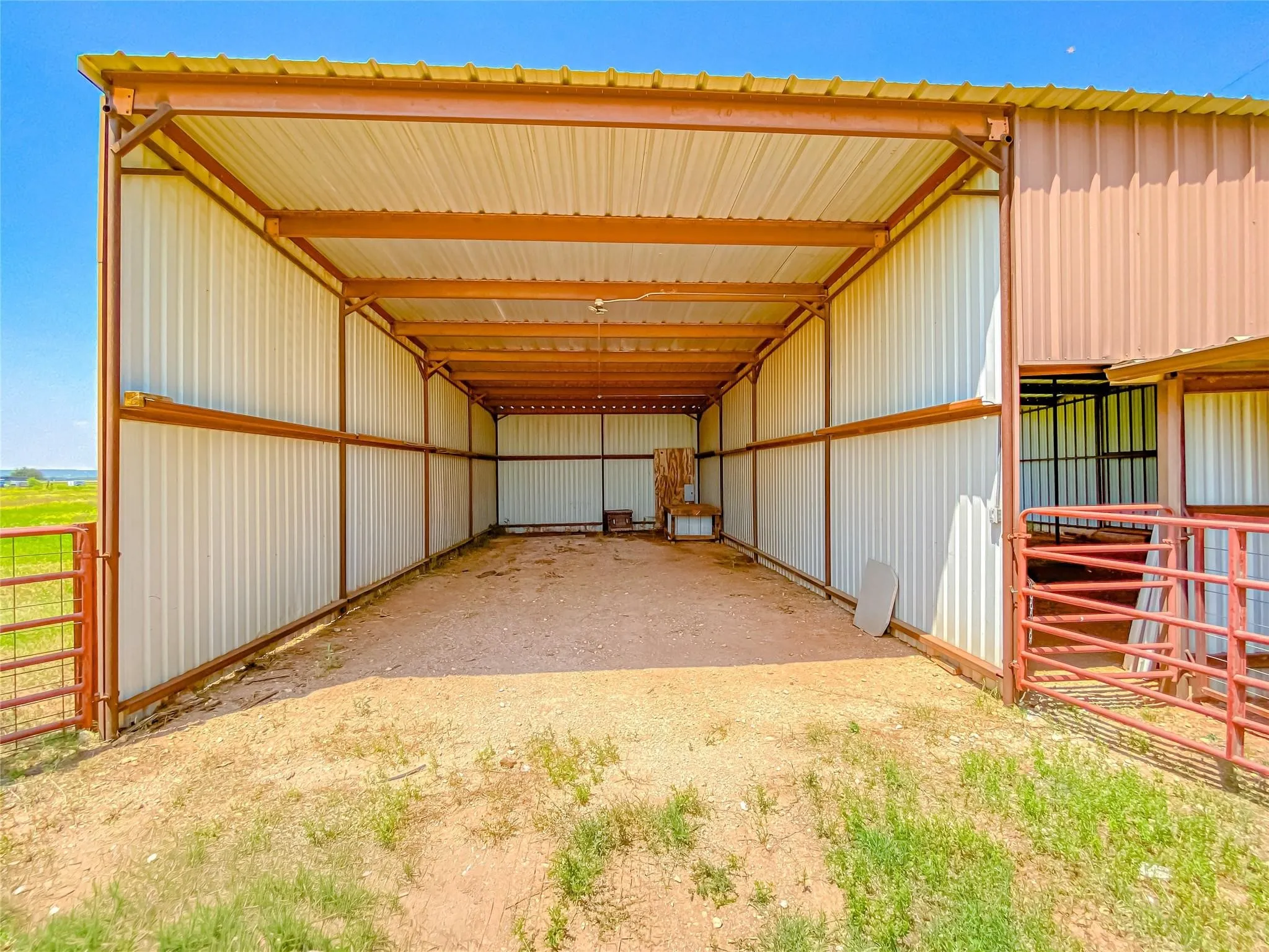 Farm For Sale in Taylor County , 2302 County Road 131, Tuscola, Texas 79562, 4 Bedroom, 2 Bathroom, 2 Garage spaces, 2,464 Sqft, built in 1983, mls#21408090, Real Estate Agent in Tuscola, Homes For Sale in Taylor county, Homes For Sale in Tuscola, Realtor in Tuscola Texas, Real Estate Brokerage Independent Realty Texas, Luminita Cordes Realtor