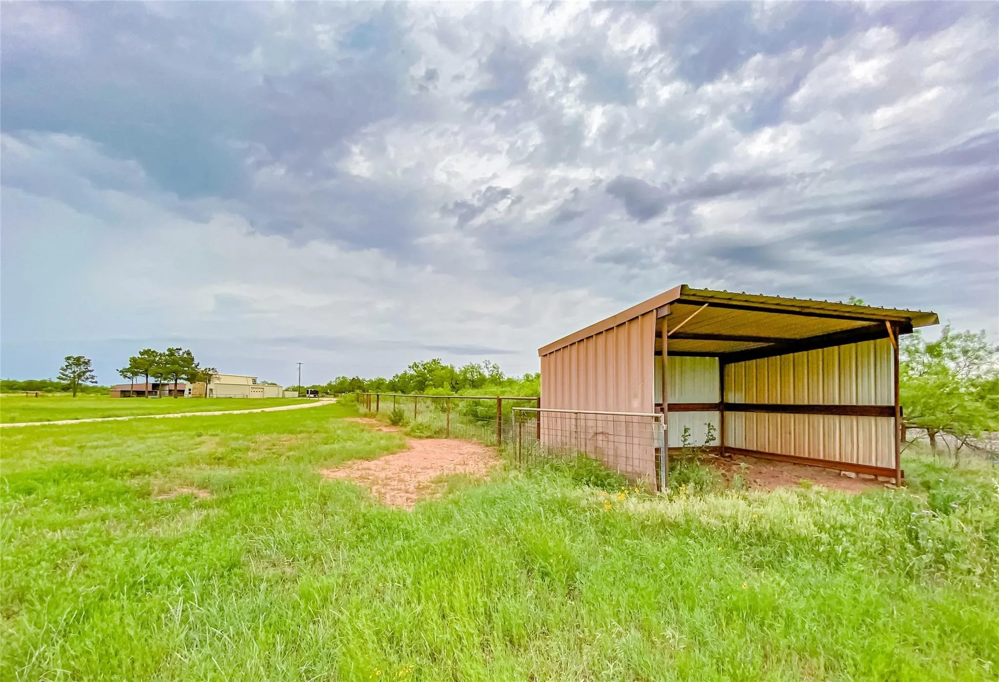Farm For Sale in Taylor County , 2302 County Road 131, Tuscola, Texas 79562, 4 Bedroom, 2 Bathroom, 2 Garage spaces, 2,464 Sqft, built in 1983, mls#21408090, Real Estate Agent in Tuscola, Homes For Sale in Taylor county, Homes For Sale in Tuscola, Realtor in Tuscola Texas, Real Estate Brokerage Independent Realty Texas, Luminita Cordes Realtor