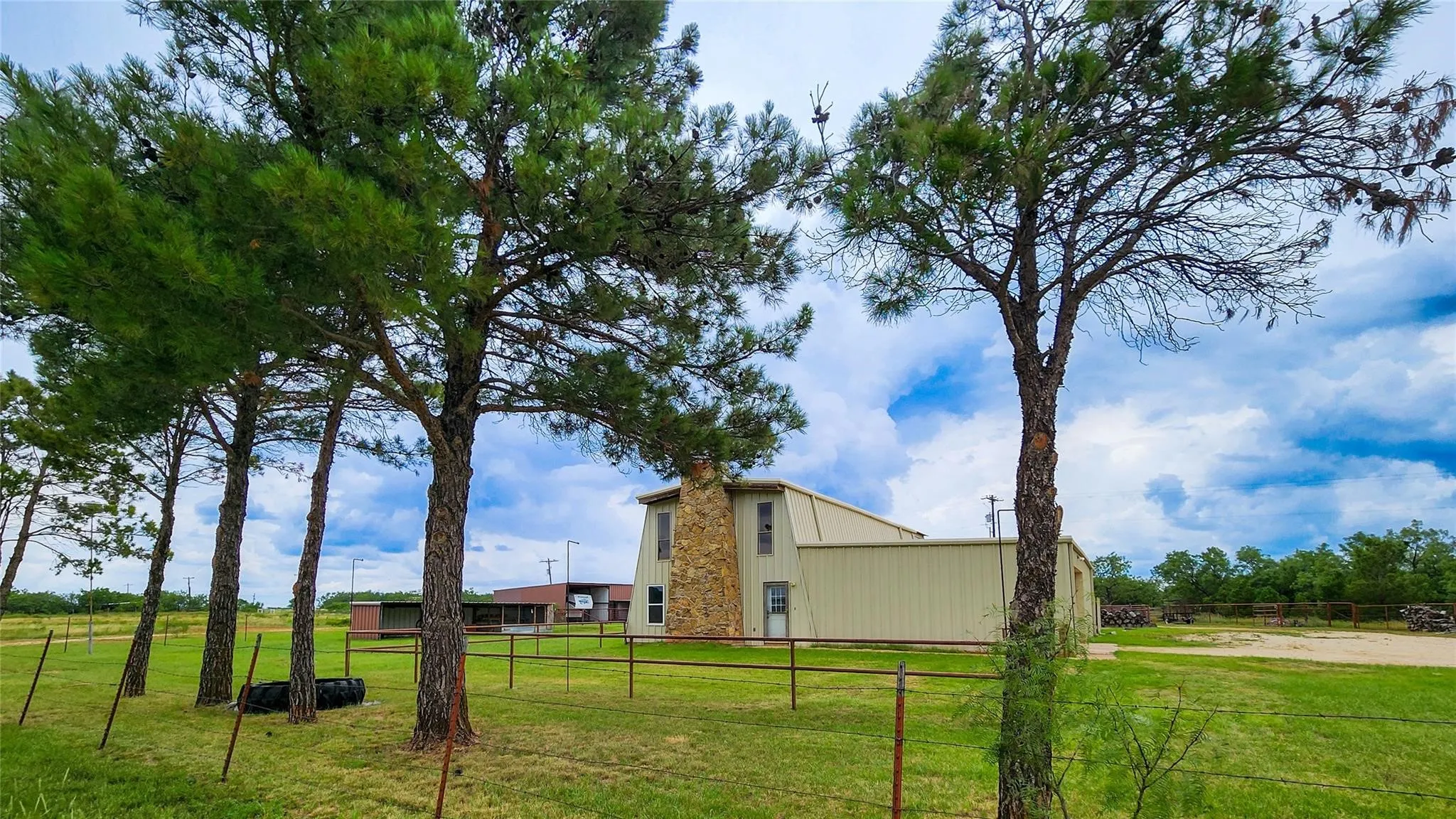 Farm For Sale in Taylor County , 2302 County Road 131, Tuscola, Texas 79562, 4 Bedroom, 2 Bathroom, 2 Garage spaces, 2,464 Sqft, built in 1983, mls#21408090, Real Estate Agent in Tuscola, Homes For Sale in Taylor county, Homes For Sale in Tuscola, Realtor in Tuscola Texas, Real Estate Brokerage Independent Realty Texas, Luminita Cordes Realtor
