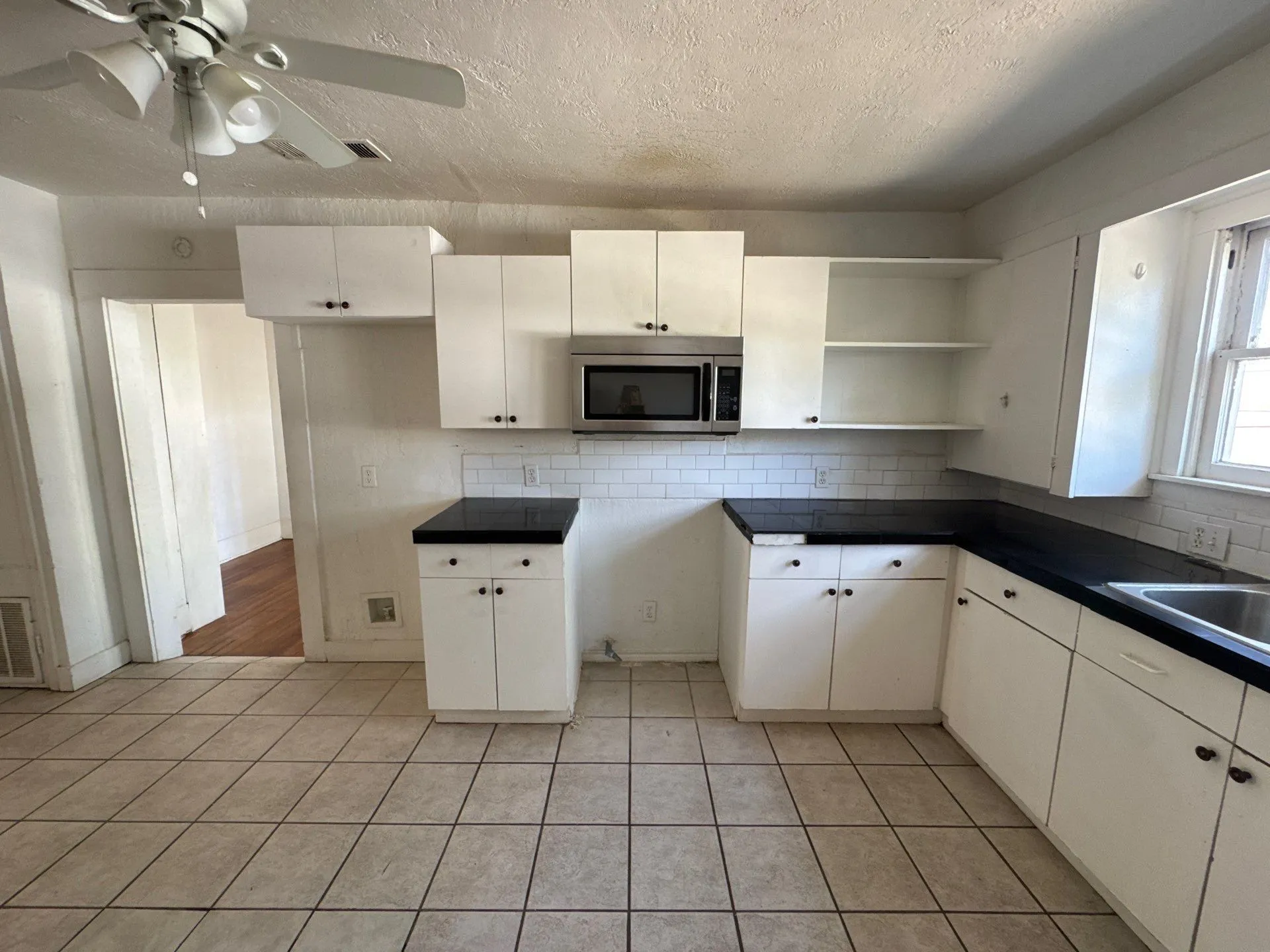 Single Family Residence For Sale in Dallas County , 714 S Bryan Belt Line Road, Mesquite, Texas 75149, 2 Bedroom, 1 Bathroom, Garage spaces, 1,298 Sqft, built in 1938, mls#21408750, Real Estate Agent in Mesquite, Homes For Sale in Dallas county, Homes For Sale in Mesquite, Realtor in Mesquite Texas, Real Estate Brokerage Independent Realty Texas, Luminita Cordes Realtor