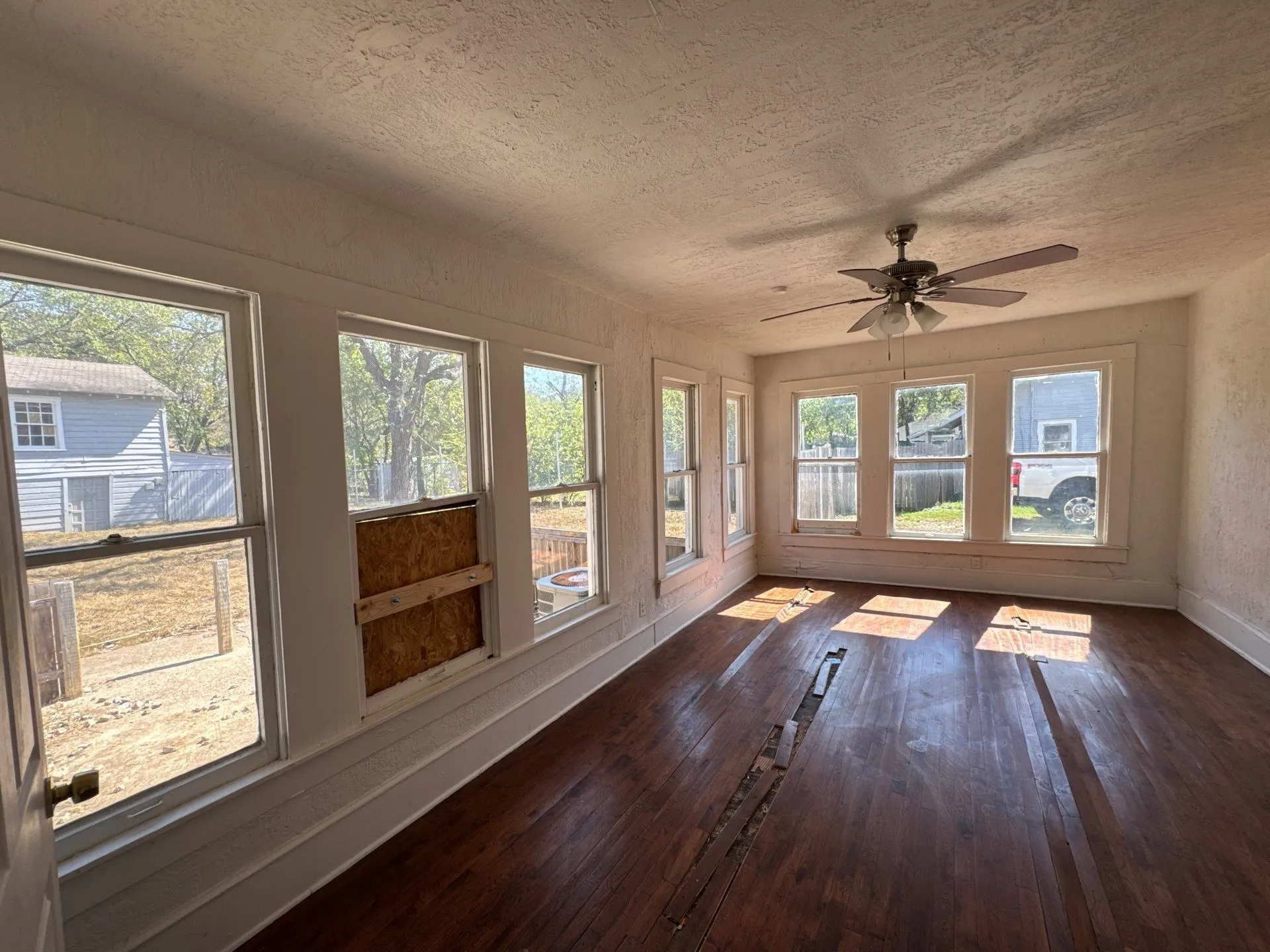 Single Family Residence For Sale in Dallas County , 714 S Bryan Belt Line Road, Mesquite, Texas 75149, 2 Bedroom, 1 Bathroom, Garage spaces, 1,298 Sqft, built in 1938, mls#21408750, Real Estate Agent in Mesquite, Homes For Sale in Dallas county, Homes For Sale in Mesquite, Realtor in Mesquite Texas, Real Estate Brokerage Independent Realty Texas, Luminita Cordes Realtor