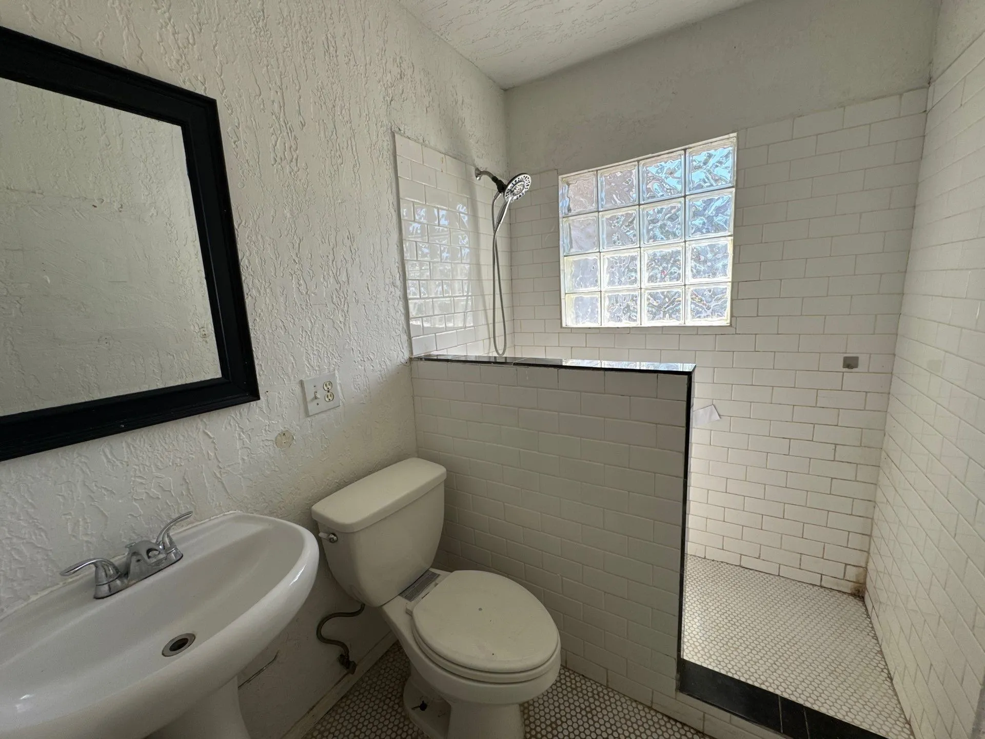 Single Family Residence For Sale in Dallas County , 714 S Bryan Belt Line Road, Mesquite, Texas 75149, 2 Bedroom, 1 Bathroom, Garage spaces, 1,298 Sqft, built in 1938, mls#21408750, Real Estate Agent in Mesquite, Homes For Sale in Dallas county, Homes For Sale in Mesquite, Realtor in Mesquite Texas, Real Estate Brokerage Independent Realty Texas, Luminita Cordes Realtor