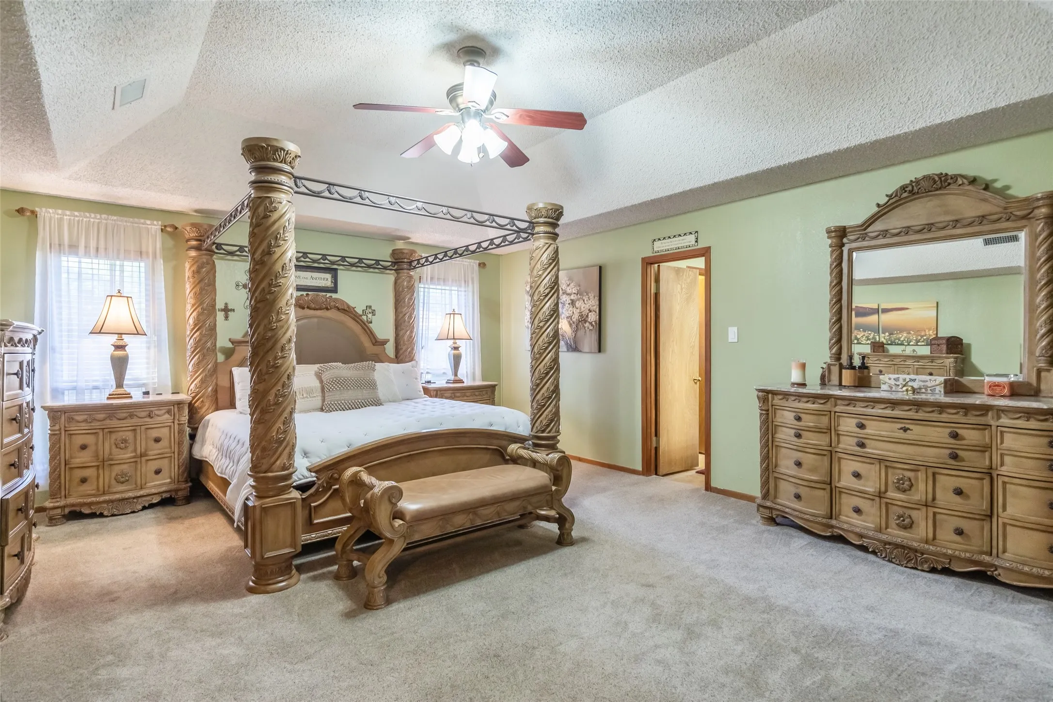 Single Family Residence For Sale in Taylor County , 5289 Sherbrooke Lane, Abilene, Texas 79606, 3 Bedroom, 2 Bathroom, 2 Garage spaces, 2,238 Sqft, built in 1983, mls#21408094, Real Estate Agent in Abilene, Homes For Sale in Taylor county, Homes For Sale in Abilene, Realtor in Abilene Texas, Real Estate Brokerage Independent Realty Texas, Luminita Cordes Realtor