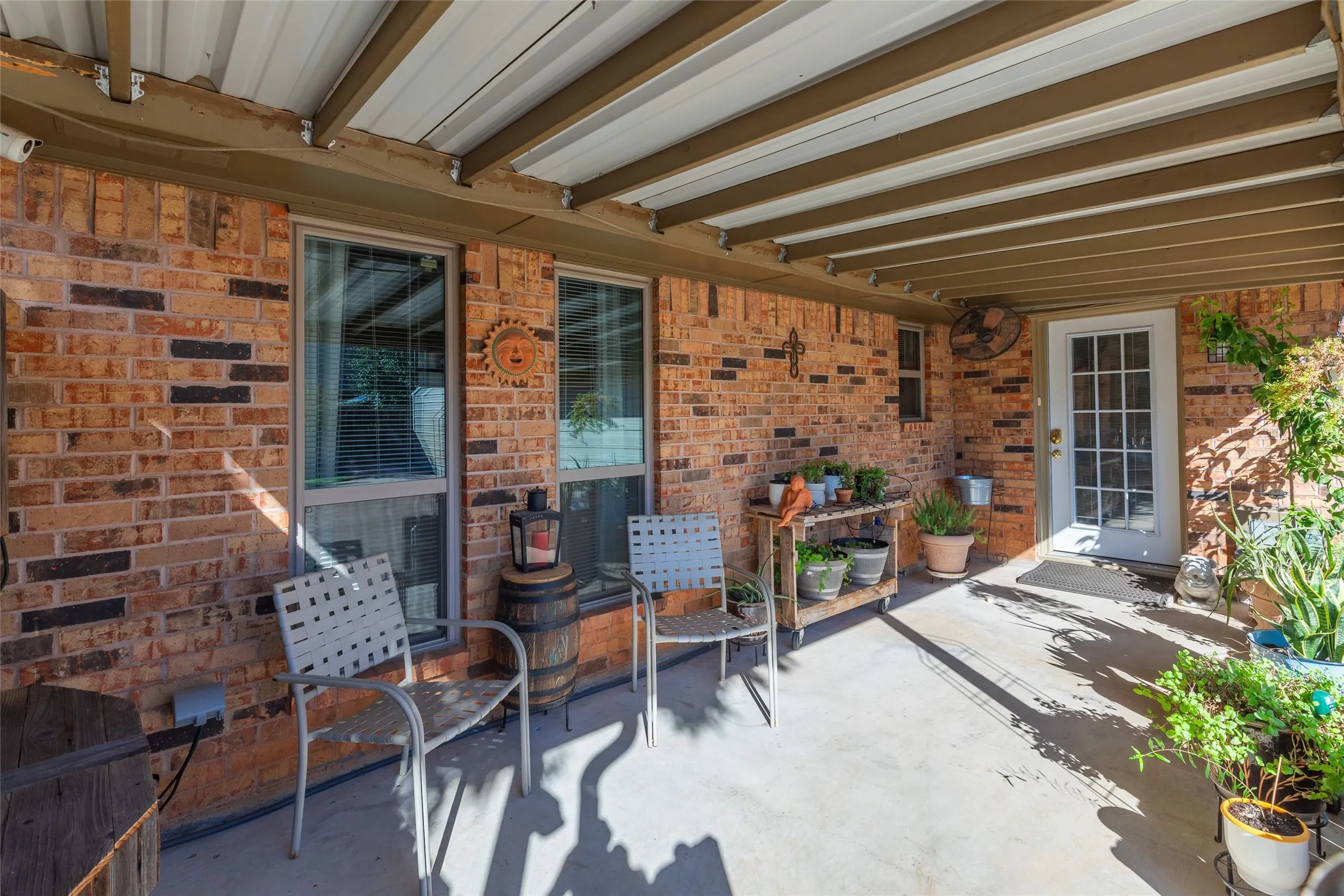 Single Family Residence For Sale in Taylor County , 5289 Sherbrooke Lane, Abilene, Texas 79606, 3 Bedroom, 2 Bathroom, 2 Garage spaces, 2,238 Sqft, built in 1983, mls#21408094, Real Estate Agent in Abilene, Homes For Sale in Taylor county, Homes For Sale in Abilene, Realtor in Abilene Texas, Real Estate Brokerage Independent Realty Texas, Luminita Cordes Realtor