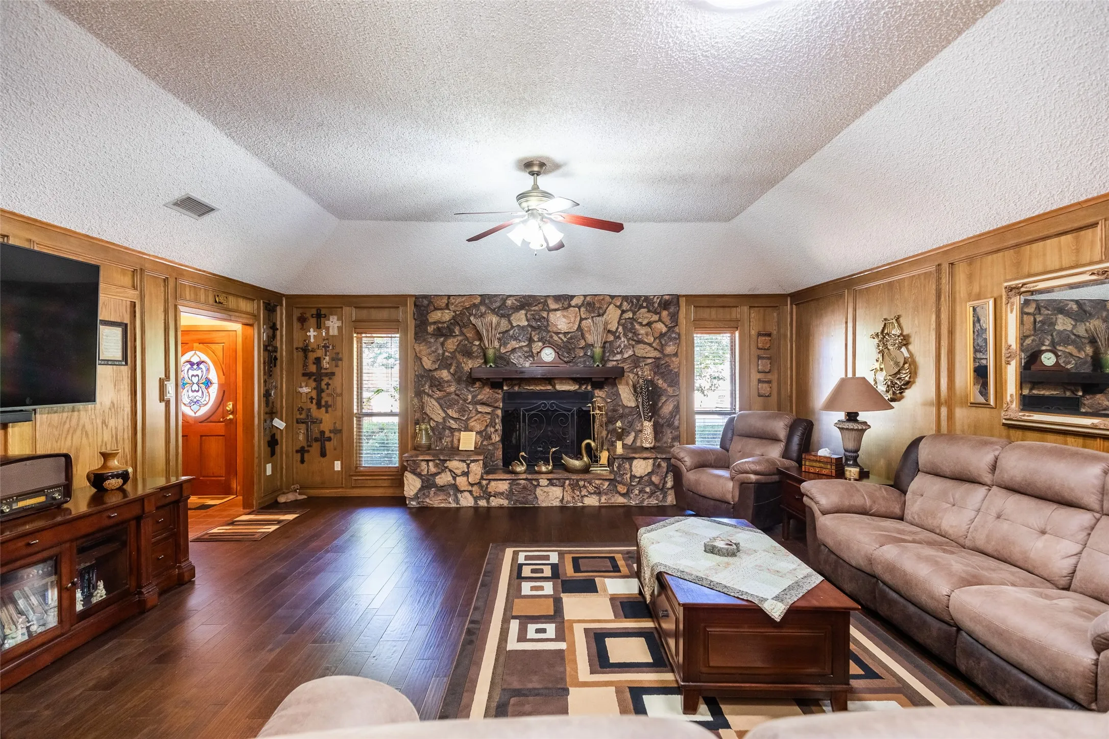 Single Family Residence For Sale in Taylor County , 5289 Sherbrooke Lane, Abilene, Texas 79606, 3 Bedroom, 2 Bathroom, 2 Garage spaces, 2,238 Sqft, built in 1983, mls#21408094, Real Estate Agent in Abilene, Homes For Sale in Taylor county, Homes For Sale in Abilene, Realtor in Abilene Texas, Real Estate Brokerage Independent Realty Texas, Luminita Cordes Realtor