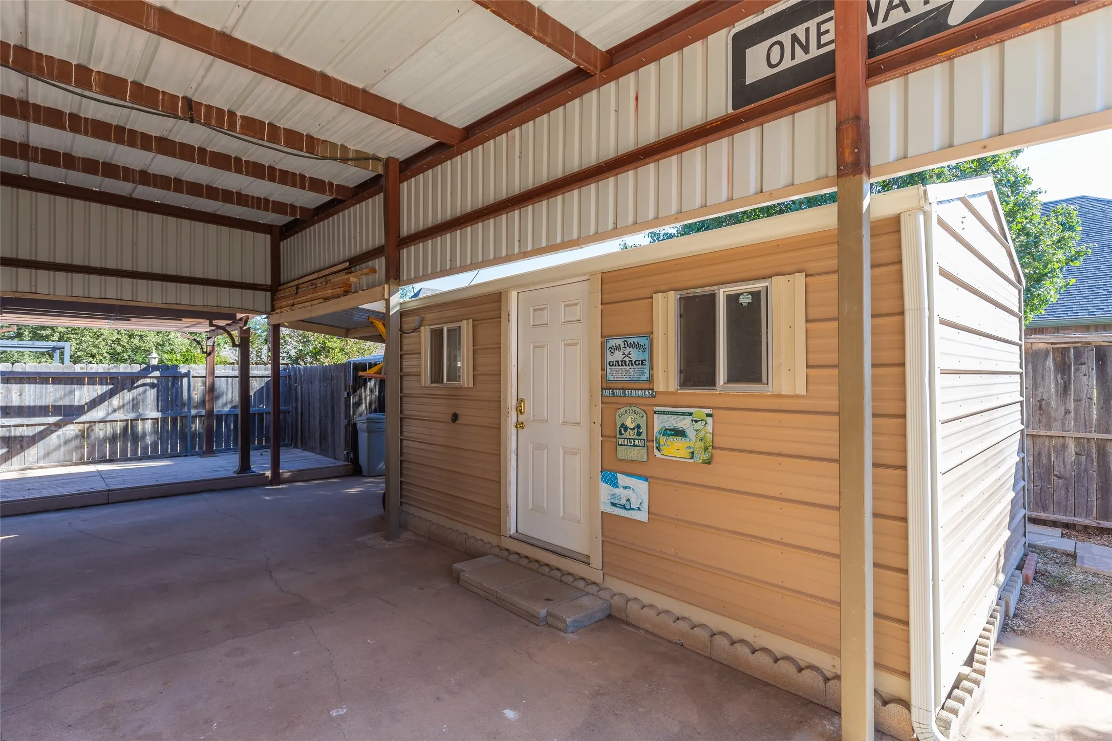 Single Family Residence For Sale in Taylor County , 5289 Sherbrooke Lane, Abilene, Texas 79606, 3 Bedroom, 2 Bathroom, 2 Garage spaces, 2,238 Sqft, built in 1983, mls#21408094, Real Estate Agent in Abilene, Homes For Sale in Taylor county, Homes For Sale in Abilene, Realtor in Abilene Texas, Real Estate Brokerage Independent Realty Texas, Luminita Cordes Realtor