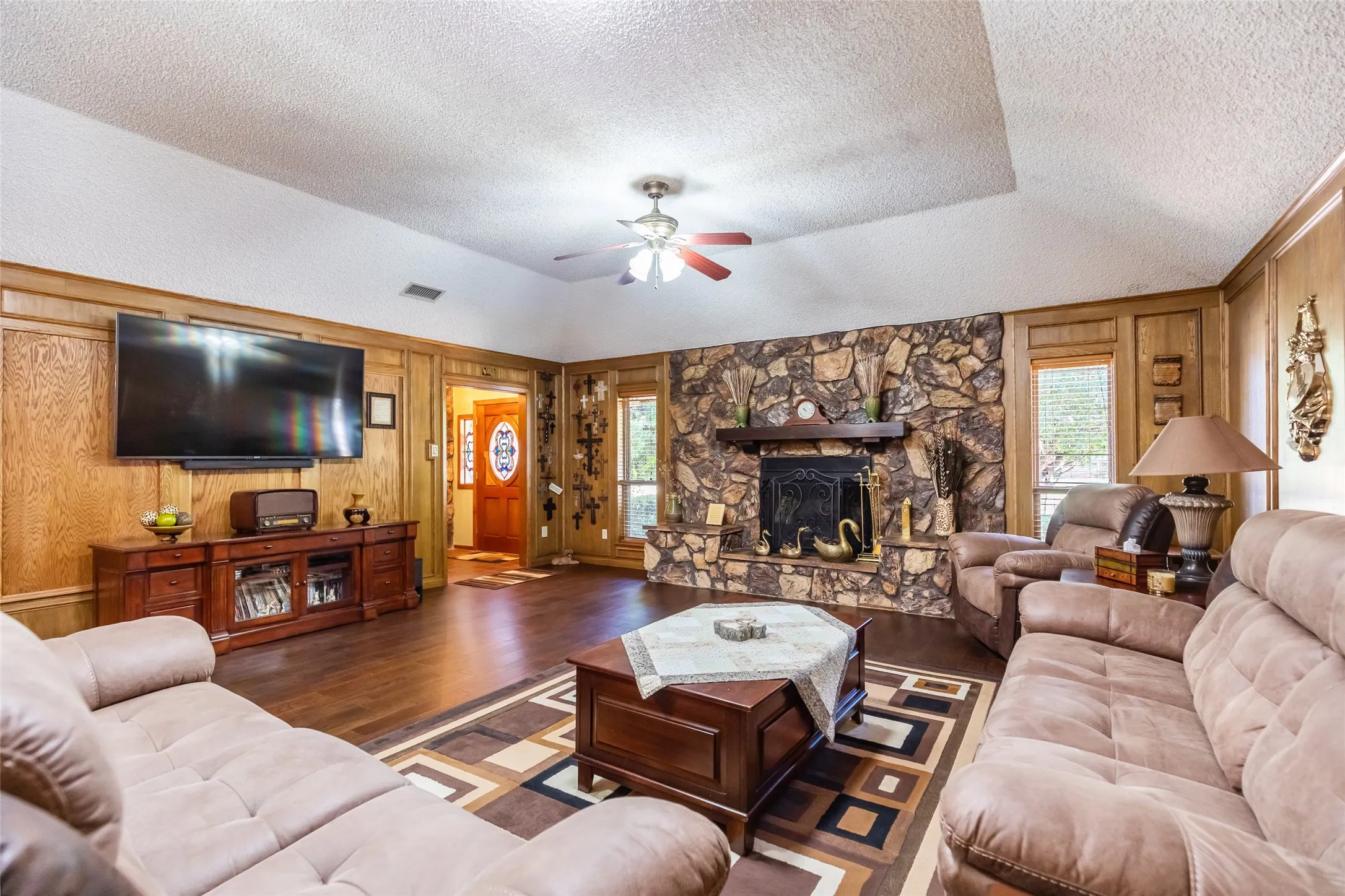 Single Family Residence For Sale in Taylor County , 5289 Sherbrooke Lane, Abilene, Texas 79606, 3 Bedroom, 2 Bathroom, 2 Garage spaces, 2,238 Sqft, built in 1983, mls#21408094, Real Estate Agent in Abilene, Homes For Sale in Taylor county, Homes For Sale in Abilene, Realtor in Abilene Texas, Real Estate Brokerage Independent Realty Texas, Luminita Cordes Realtor