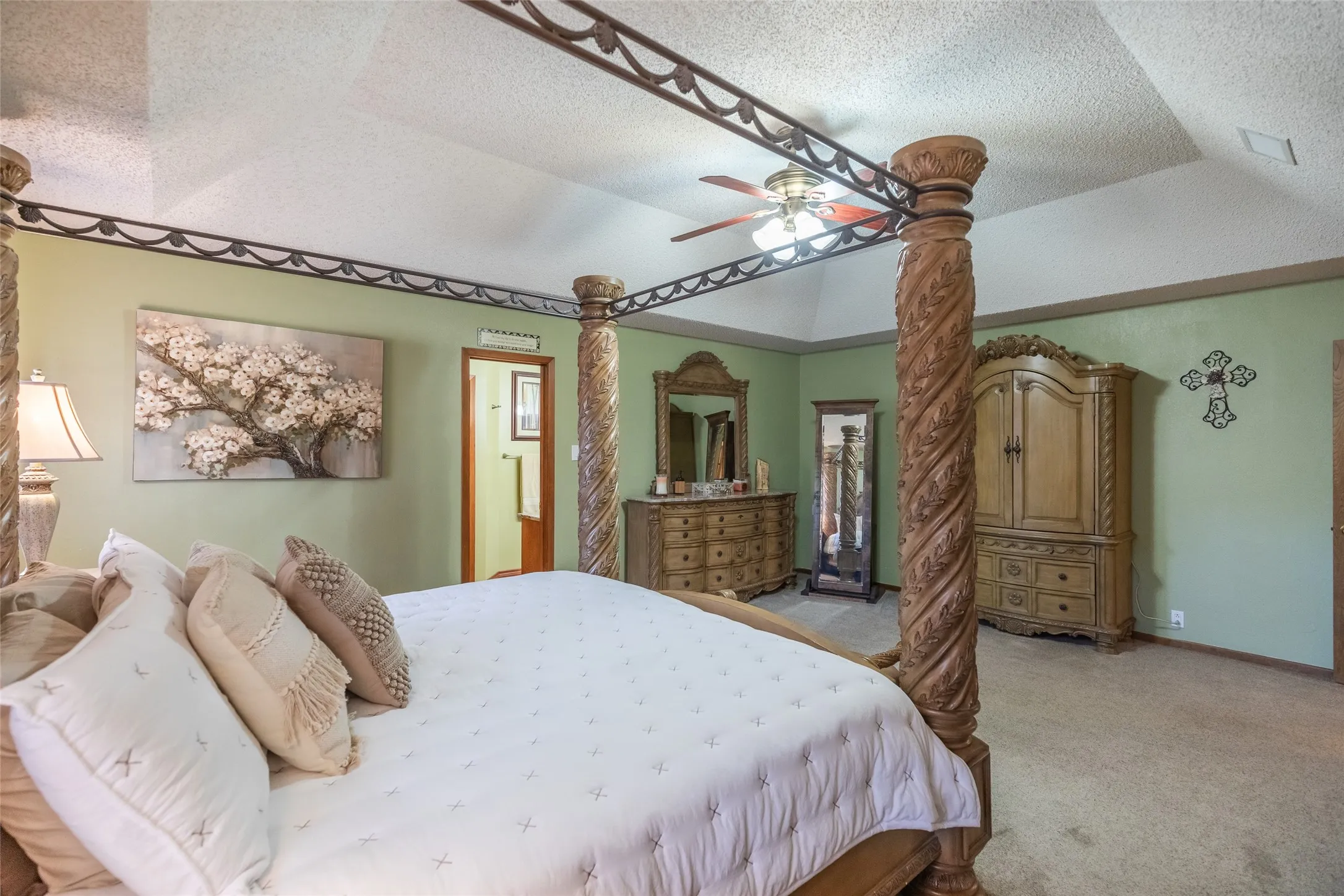 Single Family Residence For Sale in Taylor County , 5289 Sherbrooke Lane, Abilene, Texas 79606, 3 Bedroom, 2 Bathroom, 2 Garage spaces, 2,238 Sqft, built in 1983, mls#21408094, Real Estate Agent in Abilene, Homes For Sale in Taylor county, Homes For Sale in Abilene, Realtor in Abilene Texas, Real Estate Brokerage Independent Realty Texas, Luminita Cordes Realtor