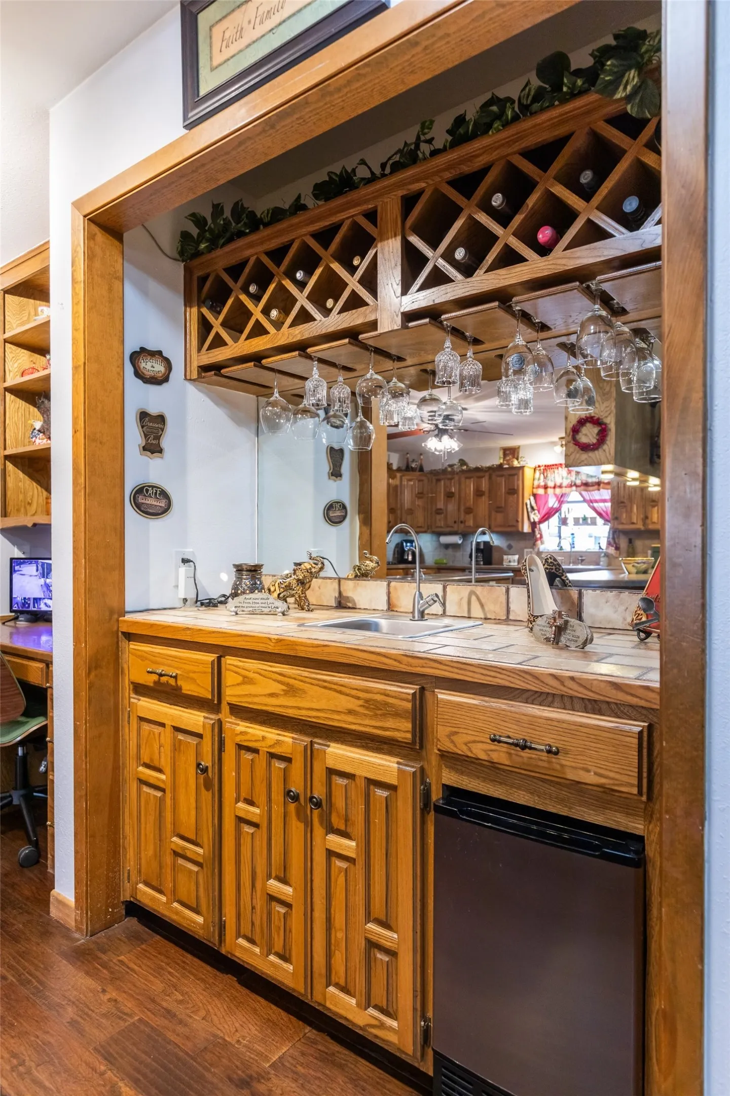 Single Family Residence For Sale in Taylor County , 5289 Sherbrooke Lane, Abilene, Texas 79606, 3 Bedroom, 2 Bathroom, 2 Garage spaces, 2,238 Sqft, built in 1983, mls#21408094, Real Estate Agent in Abilene, Homes For Sale in Taylor county, Homes For Sale in Abilene, Realtor in Abilene Texas, Real Estate Brokerage Independent Realty Texas, Luminita Cordes Realtor