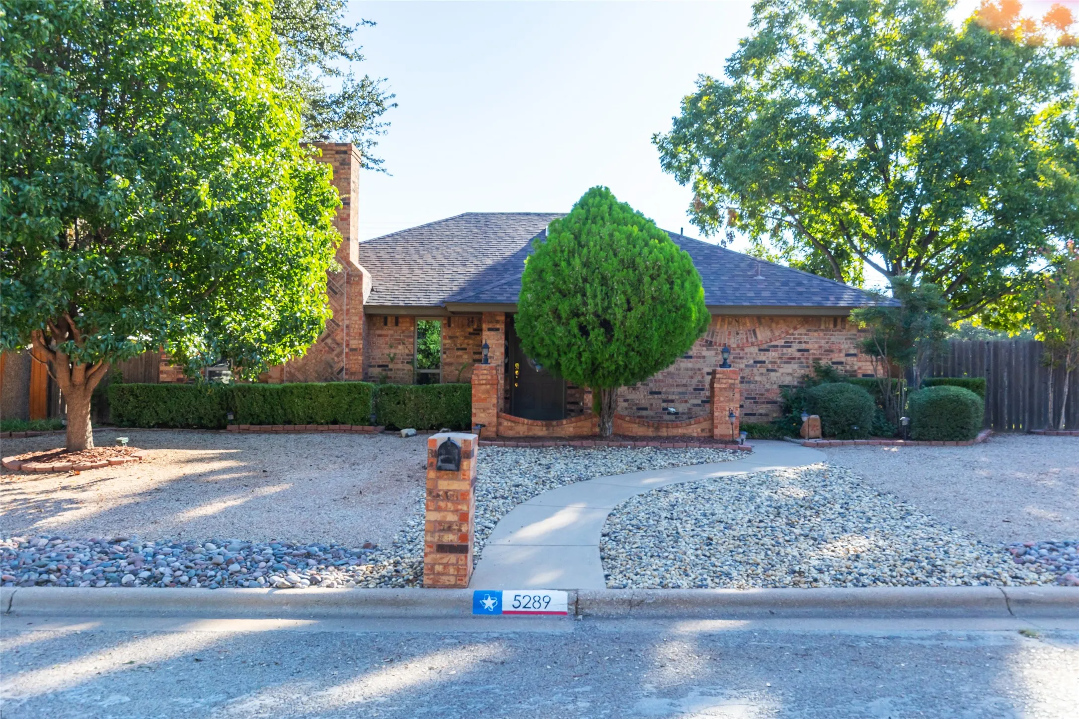 Single Family Residence For Sale in Taylor County , 5289 Sherbrooke Lane, Abilene, Texas 79606, 3 Bedroom, 2 Bathroom, 2 Garage spaces, 2,238 Sqft, built in 1983, mls#21408094, Real Estate Agent in Abilene, Homes For Sale in Taylor county, Homes For Sale in Abilene, Realtor in Abilene Texas, Real Estate Brokerage Independent Realty Texas, Luminita Cordes Realtor