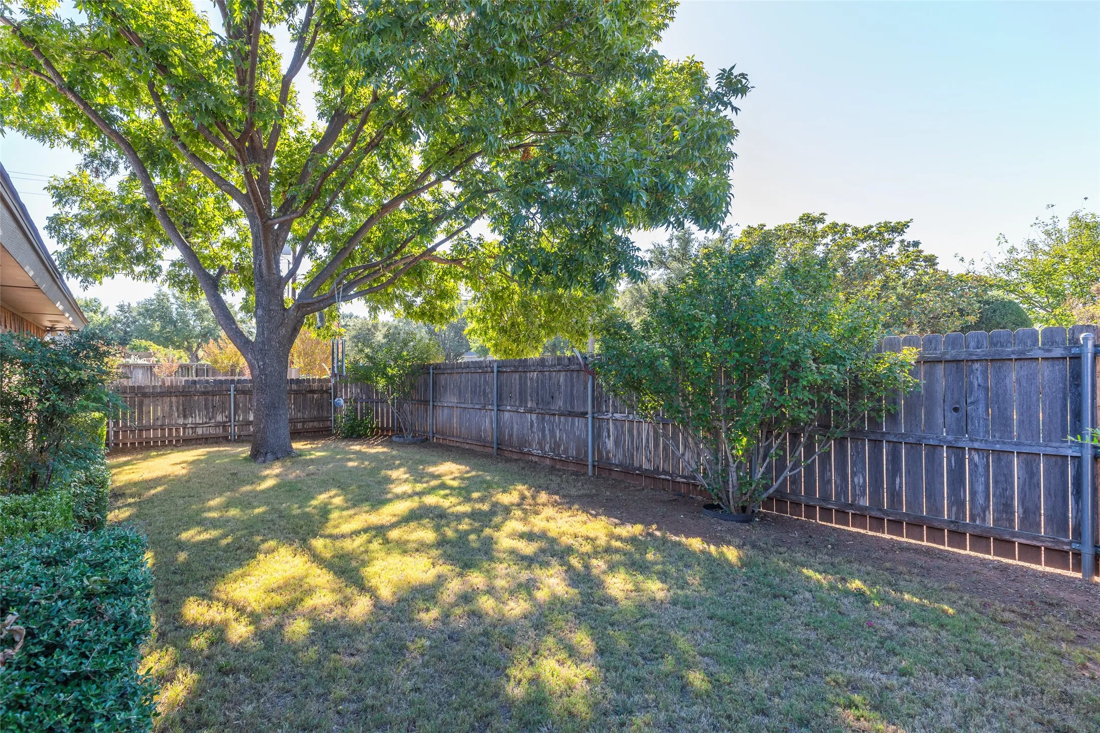 Single Family Residence For Sale in Taylor County , 5289 Sherbrooke Lane, Abilene, Texas 79606, 3 Bedroom, 2 Bathroom, 2 Garage spaces, 2,238 Sqft, built in 1983, mls#21408094, Real Estate Agent in Abilene, Homes For Sale in Taylor county, Homes For Sale in Abilene, Realtor in Abilene Texas, Real Estate Brokerage Independent Realty Texas, Luminita Cordes Realtor