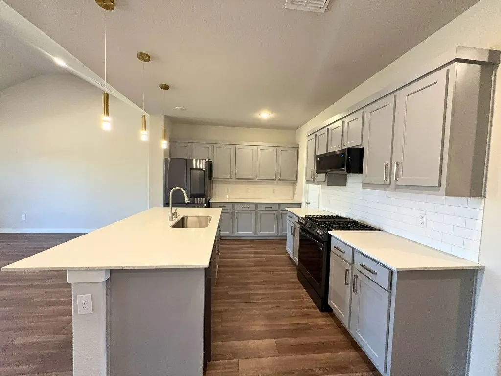 Single Family Residence For Rent in Tarrant County , 10740 Juniper Canyon Way, Fort Worth, Texas 76126, 5 Bedroom, 3 Bathroom, 2 Garage spaces, 2,998 Sqft, built in 2022, mls#21408910, Real Estate Agent in Fort Worth, Homes For Rent in Tarrant county, Homes For Rent in Fort Worth, Realtor in Fort Worth Texas, Real Estate Brokerage Independent Realty Texas, Luminita Cordes Realtor