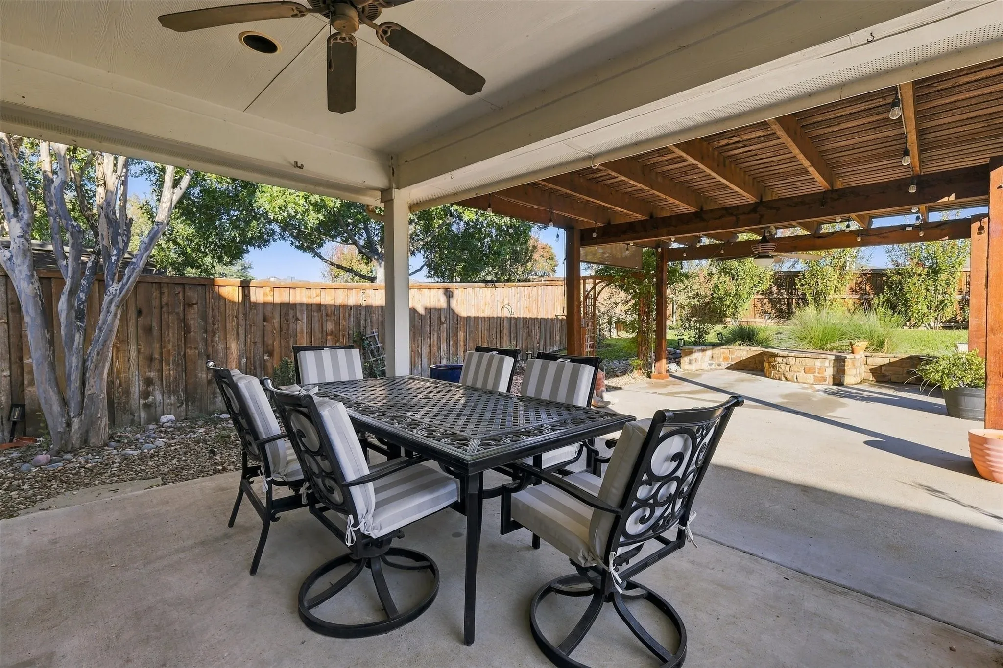 Single Family Residence For Sale in Denton County , 4029 Burwood Drive, Fort Worth, Texas 76262, 4 Bedroom, 2 Bathroom, 2 Garage spaces, 2,267 Sqft, built in 2007, mls#21402936, Real Estate Agent in Fort Worth, Homes For Sale in Denton county, Homes For Sale in Fort Worth, Realtor in Fort Worth Texas, Real Estate Brokerage Independent Realty Texas, Luminita Cordes Realtor