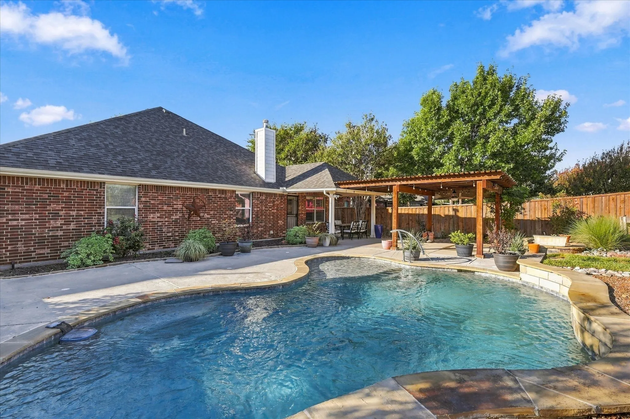 Single Family Residence For Sale in Denton County , 4029 Burwood Drive, Fort Worth, Texas 76262, 4 Bedroom, 2 Bathroom, 2 Garage spaces, 2,267 Sqft, built in 2007, mls#21402936, Real Estate Agent in Fort Worth, Homes For Sale in Denton county, Homes For Sale in Fort Worth, Realtor in Fort Worth Texas, Real Estate Brokerage Independent Realty Texas, Luminita Cordes Realtor
