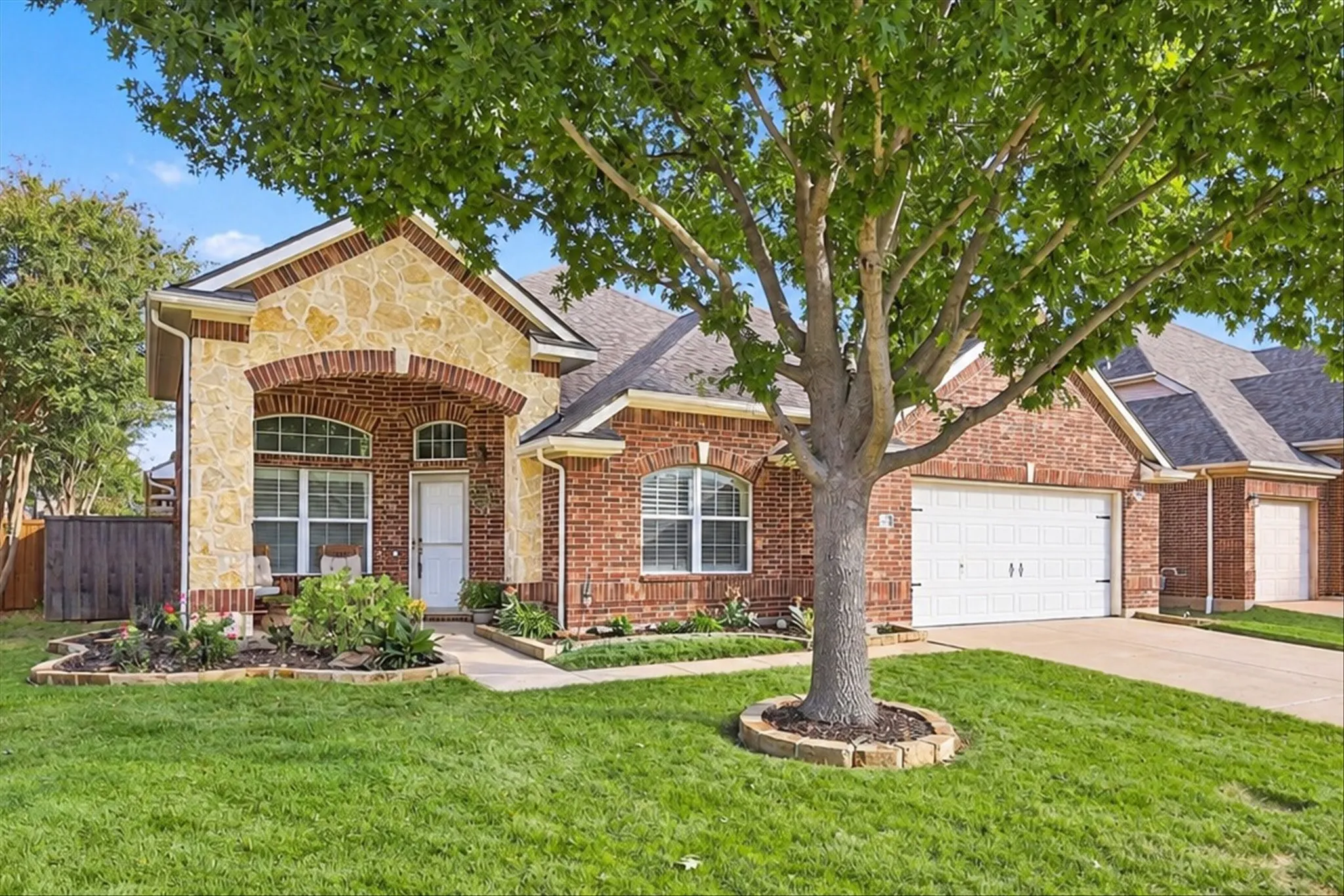 Single Family Residence For Sale in Denton County , 4029 Burwood Drive, Fort Worth, Texas 76262, 4 Bedroom, 2 Bathroom, 2 Garage spaces, 2,267 Sqft, built in 2007, mls#21402936, Real Estate Agent in Fort Worth, Homes For Sale in Denton county, Homes For Sale in Fort Worth, Realtor in Fort Worth Texas, Real Estate Brokerage Independent Realty Texas, Luminita Cordes Realtor