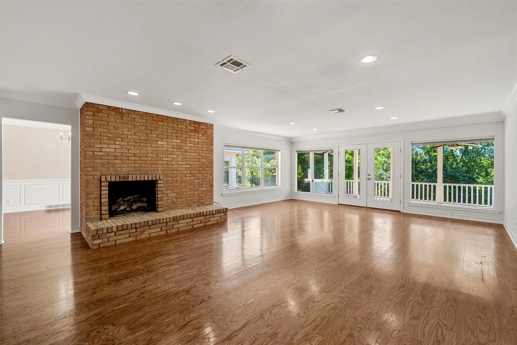 Single Family Residence For Sale in Mc Lennan County , 5014 Ridgeview Drive, Waco, Texas 76710, 5 Bedroom, 4 Bathroom, Garage spaces, 3,633 Sqft, built in 1955, mls#21408881, Real Estate Agent in Waco, Homes For Sale in Mc Lennan county, Homes For Sale in Waco, Realtor in Waco Texas, Real Estate Brokerage Independent Realty Texas, Luminita Cordes Realtor