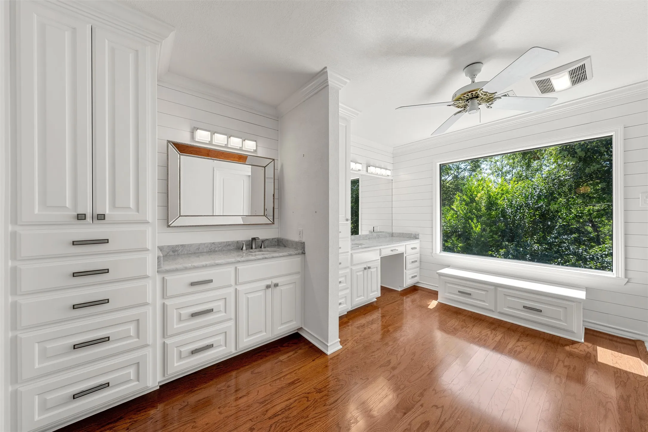 Single Family Residence For Sale in Mc Lennan County , 5014 Ridgeview Drive, Waco, Texas 76710, 5 Bedroom, 4 Bathroom, Garage spaces, 3,633 Sqft, built in 1955, mls#21408881, Real Estate Agent in Waco, Homes For Sale in Mc Lennan county, Homes For Sale in Waco, Realtor in Waco Texas, Real Estate Brokerage Independent Realty Texas, Luminita Cordes Realtor