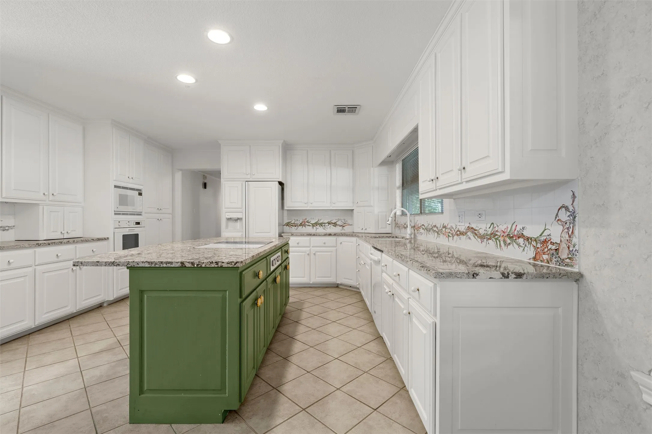 Single Family Residence For Sale in Mc Lennan County , 5014 Ridgeview Drive, Waco, Texas 76710, 5 Bedroom, 4 Bathroom, Garage spaces, 3,633 Sqft, built in 1955, mls#21408881, Real Estate Agent in Waco, Homes For Sale in Mc Lennan county, Homes For Sale in Waco, Realtor in Waco Texas, Real Estate Brokerage Independent Realty Texas, Luminita Cordes Realtor