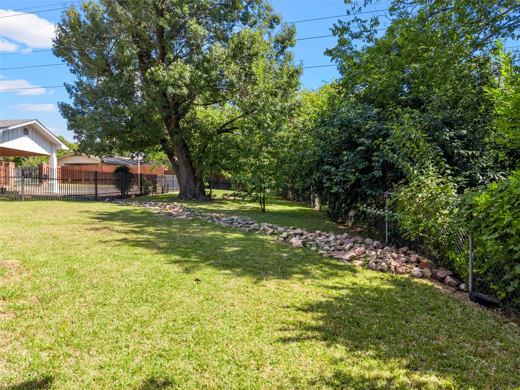 Single Family Residence For Sale in Mc Lennan County , 5014 Ridgeview Drive, Waco, Texas 76710, 5 Bedroom, 4 Bathroom, Garage spaces, 3,633 Sqft, built in 1955, mls#21408881, Real Estate Agent in Waco, Homes For Sale in Mc Lennan county, Homes For Sale in Waco, Realtor in Waco Texas, Real Estate Brokerage Independent Realty Texas, Luminita Cordes Realtor
