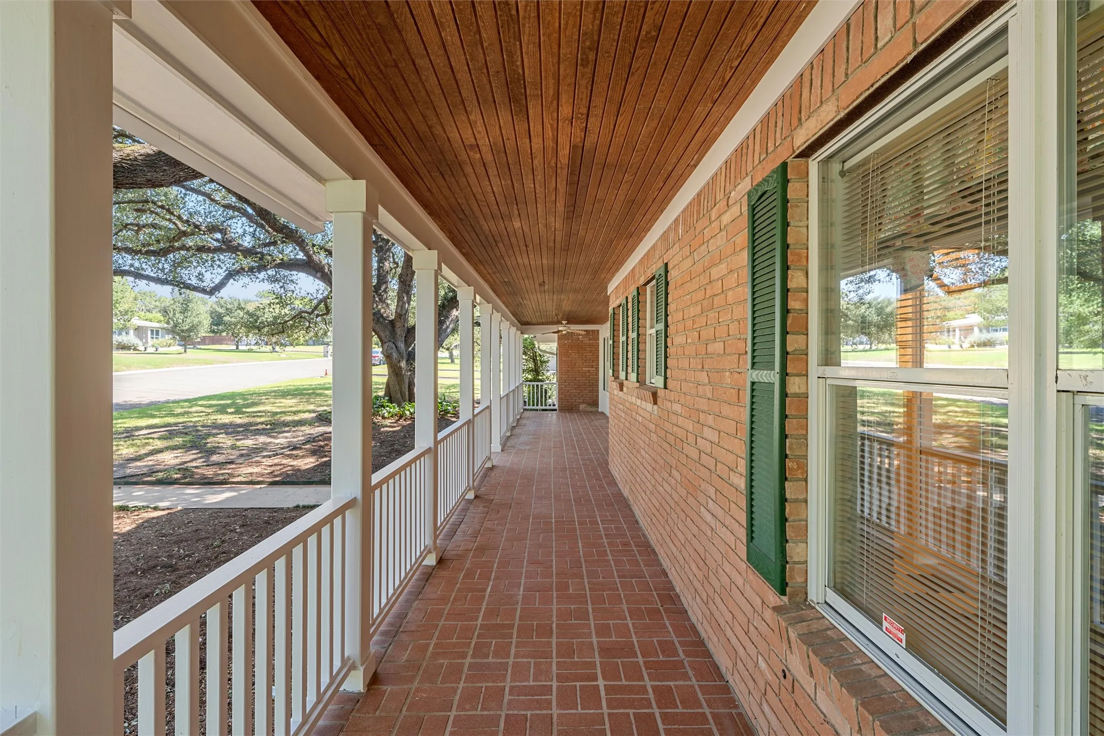 Single Family Residence For Sale in Mc Lennan County , 5014 Ridgeview Drive, Waco, Texas 76710, 5 Bedroom, 4 Bathroom, Garage spaces, 3,633 Sqft, built in 1955, mls#21408881, Real Estate Agent in Waco, Homes For Sale in Mc Lennan county, Homes For Sale in Waco, Realtor in Waco Texas, Real Estate Brokerage Independent Realty Texas, Luminita Cordes Realtor