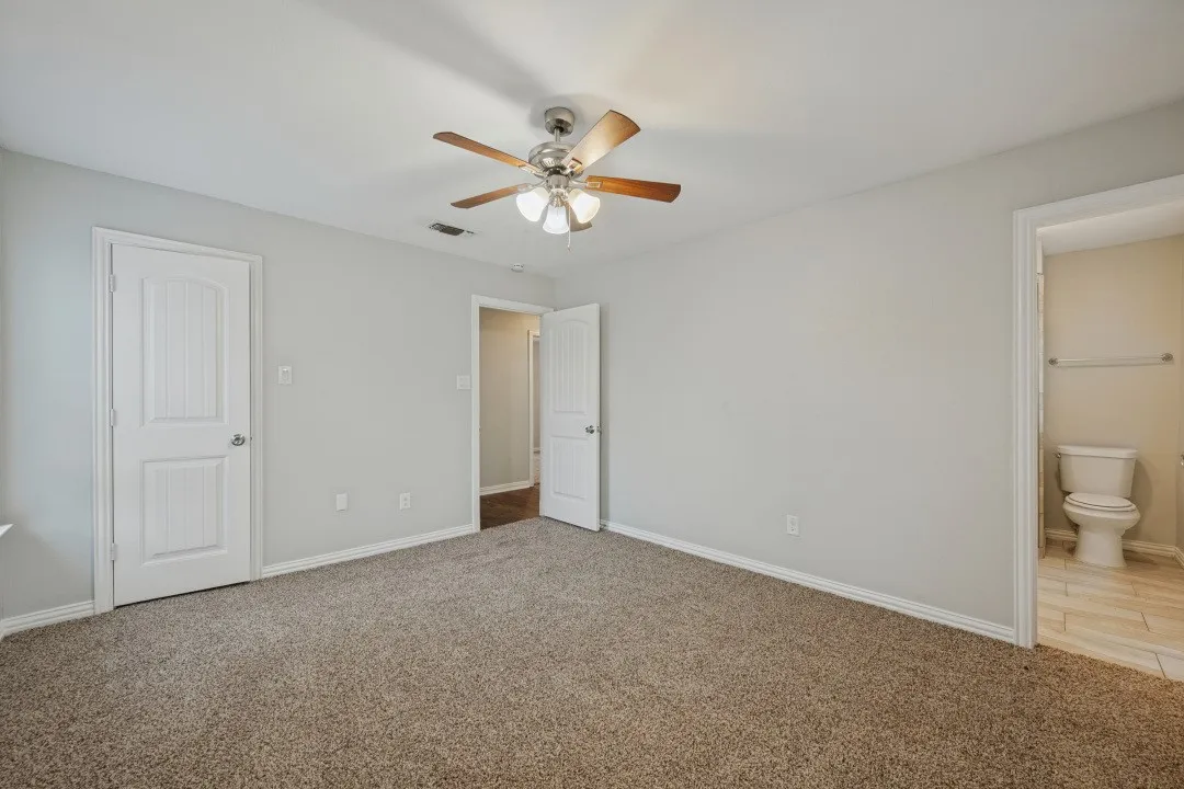 Single Family Residence For Rent in Tarrant County , 5853 Lance Court, Haltom City, Texas 76148, 3 Bedroom, 2 Bathroom, 2 Garage spaces, 1,398 Sqft, built in 1973, mls#21405264, Real Estate Agent in Haltom City, Homes For Rent in Tarrant county, Homes For Rent in Haltom City, Realtor in Haltom City Texas, Real Estate Brokerage Independent Realty Texas, Luminita Cordes Realtor