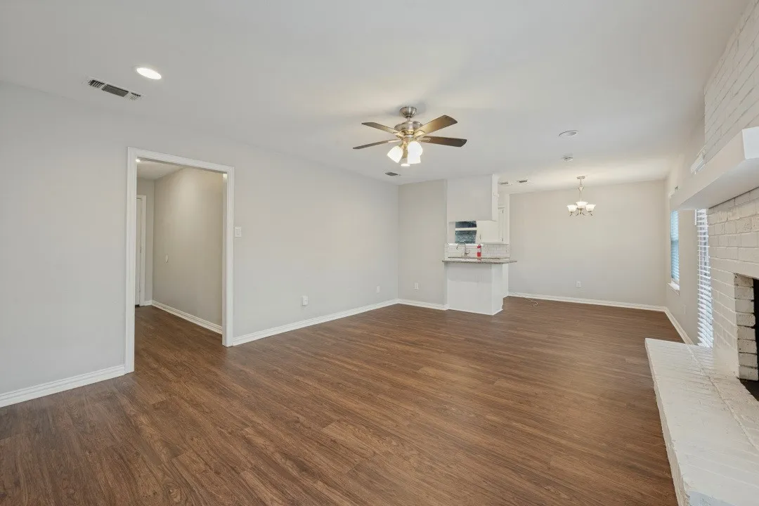 Single Family Residence For Rent in Tarrant County , 5853 Lance Court, Haltom City, Texas 76148, 3 Bedroom, 2 Bathroom, 2 Garage spaces, 1,398 Sqft, built in 1973, mls#21405264, Real Estate Agent in Haltom City, Homes For Rent in Tarrant county, Homes For Rent in Haltom City, Realtor in Haltom City Texas, Real Estate Brokerage Independent Realty Texas, Luminita Cordes Realtor