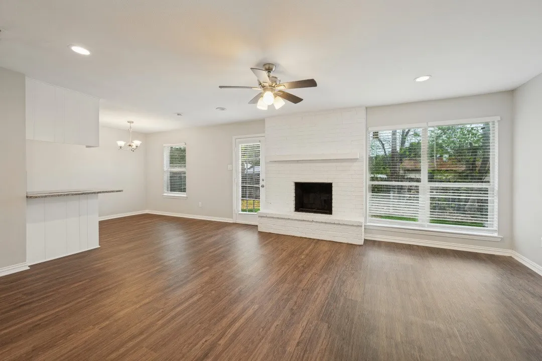 Single Family Residence For Rent in Tarrant County , 5853 Lance Court, Haltom City, Texas 76148, 3 Bedroom, 2 Bathroom, 2 Garage spaces, 1,398 Sqft, built in 1973, mls#21405264, Real Estate Agent in Haltom City, Homes For Rent in Tarrant county, Homes For Rent in Haltom City, Realtor in Haltom City Texas, Real Estate Brokerage Independent Realty Texas, Luminita Cordes Realtor
