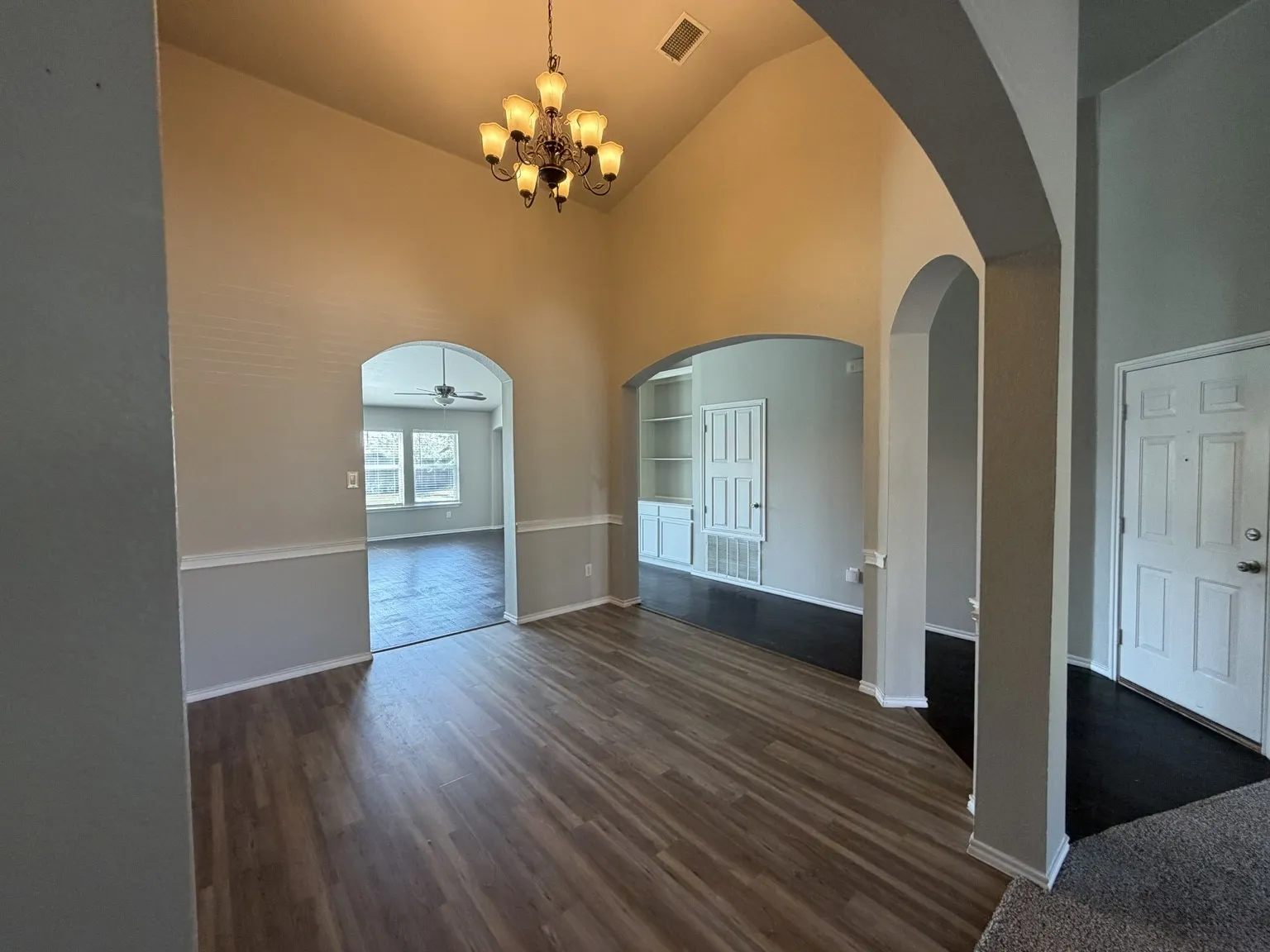 Single Family Residence For Sale in Kaufman County , 105 Freedom Trail, Forney, Texas 75126, 3 Bedroom, 2 Bathroom, 2 Garage spaces, 2,258 Sqft, built in 2006, mls#21407340, Real Estate Agent in Forney, Homes For Sale in Kaufman county, Homes For Sale in Forney, Realtor in Forney Texas, Real Estate Brokerage Independent Realty Texas, Luminita Cordes Realtor