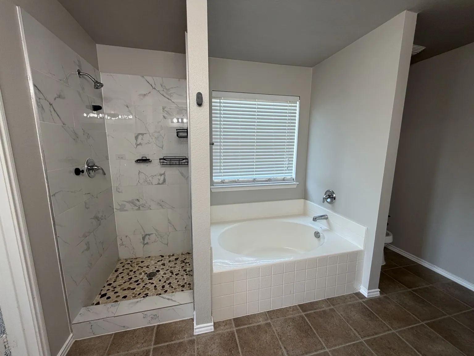 Single Family Residence For Sale in Kaufman County , 105 Freedom Trail, Forney, Texas 75126, 3 Bedroom, 2 Bathroom, 2 Garage spaces, 2,258 Sqft, built in 2006, mls#21407340, Real Estate Agent in Forney, Homes For Sale in Kaufman county, Homes For Sale in Forney, Realtor in Forney Texas, Real Estate Brokerage Independent Realty Texas, Luminita Cordes Realtor