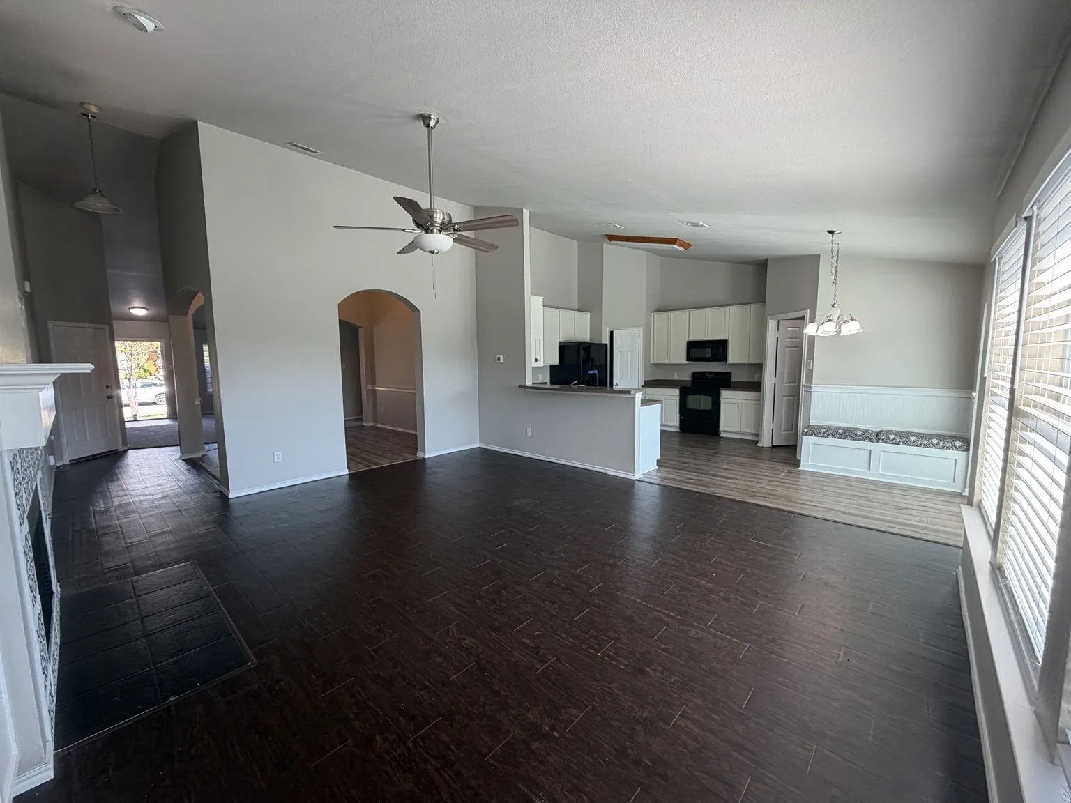 Single Family Residence For Sale in Kaufman County , 105 Freedom Trail, Forney, Texas 75126, 3 Bedroom, 2 Bathroom, 2 Garage spaces, 2,258 Sqft, built in 2006, mls#21407340, Real Estate Agent in Forney, Homes For Sale in Kaufman county, Homes For Sale in Forney, Realtor in Forney Texas, Real Estate Brokerage Independent Realty Texas, Luminita Cordes Realtor